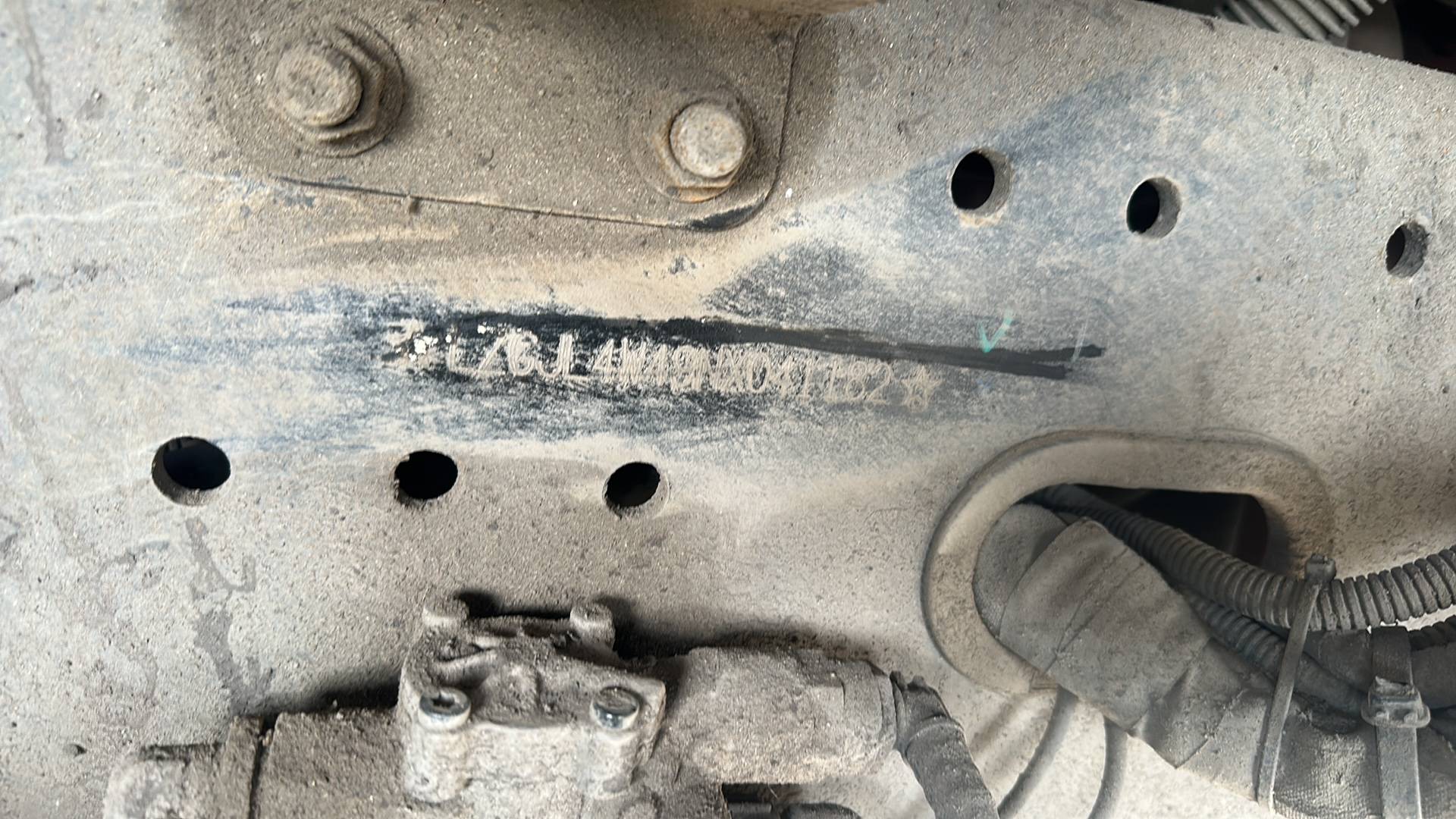 Shacman SX42584W324C,  52 223 км, 2022 года в лизинг