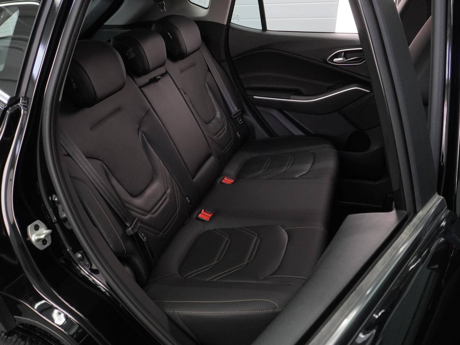 Москвич 3 Комфорт 1.5Т CVT