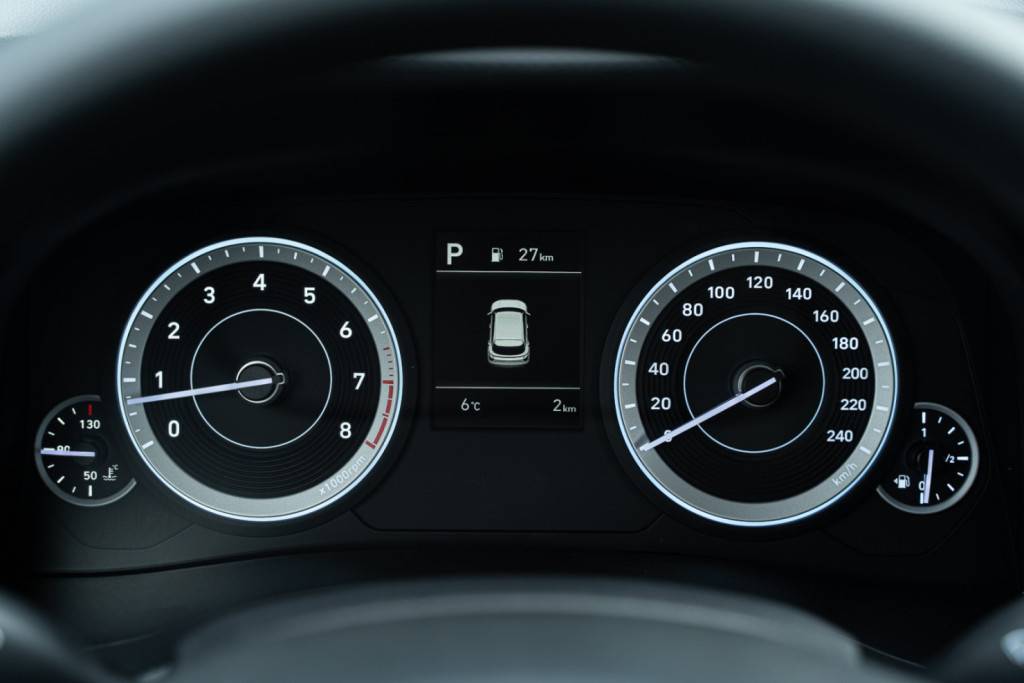 Solaris HC Prime 1.6 6AT 2WD