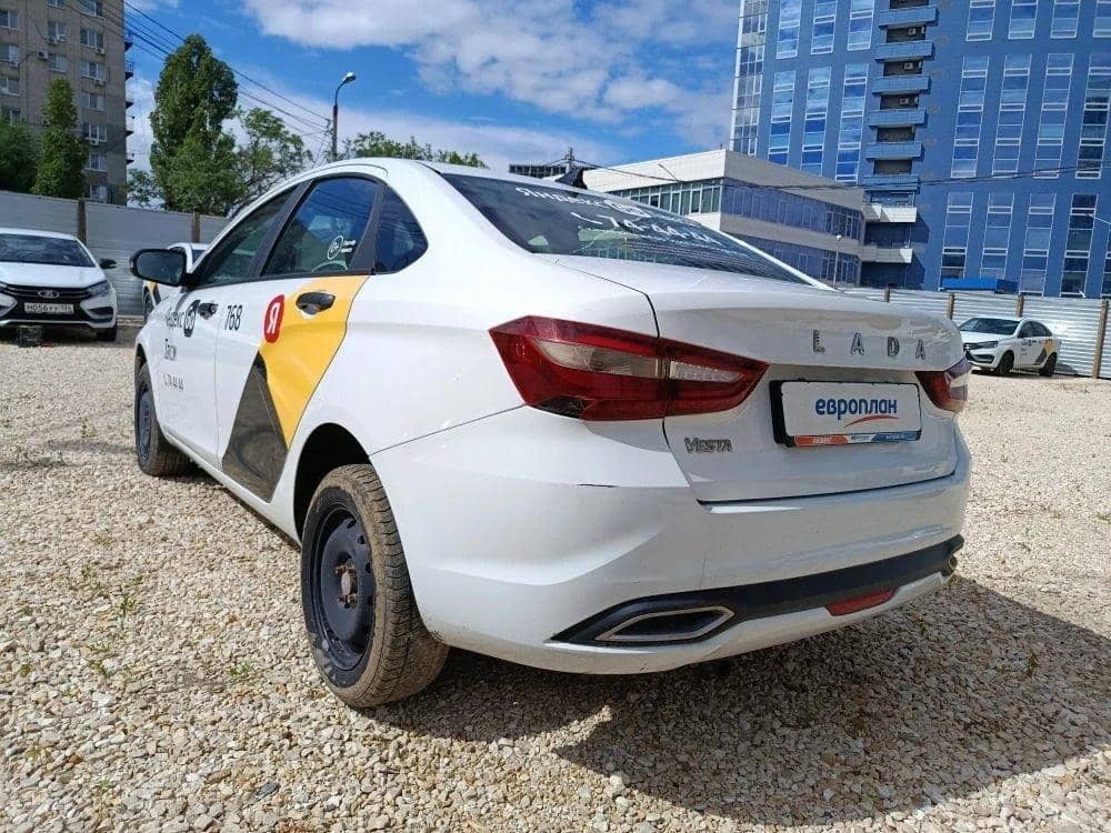 Lada Vesta седан,  110 766 км, 2023 года в лизинг