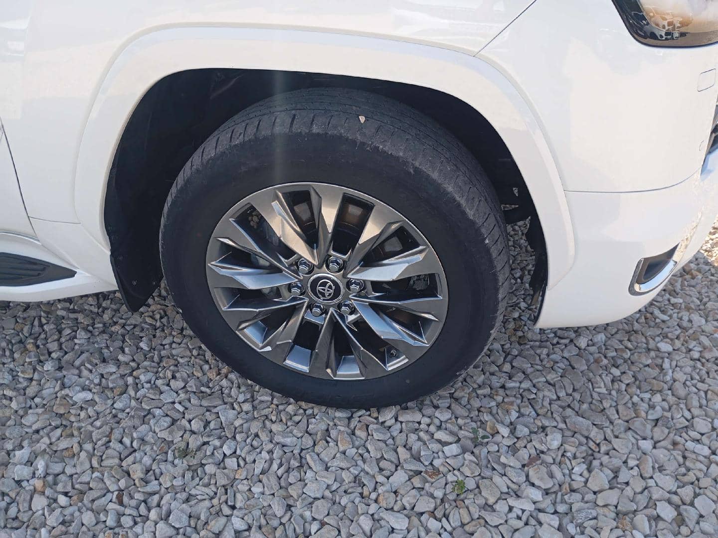 Toyota Land Cruiser 300,  74 139 км, 2024 года в лизинг