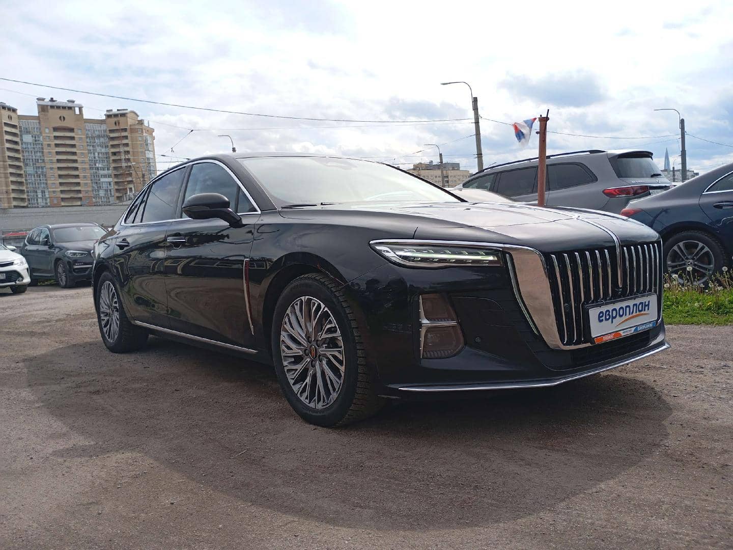 Hongqi H5,  198 407 км, 2024 года в лизинг