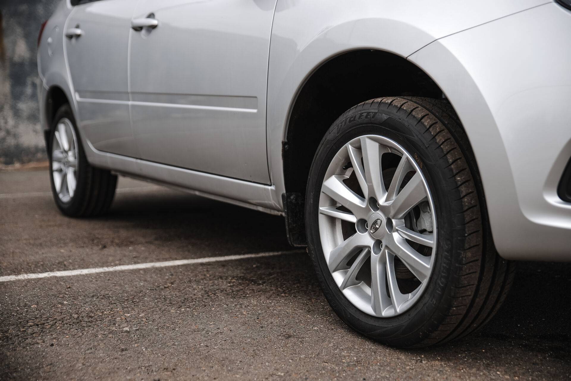 Lada Granta седан Comfort 24 Plus R15 1.6 90hp 5MT