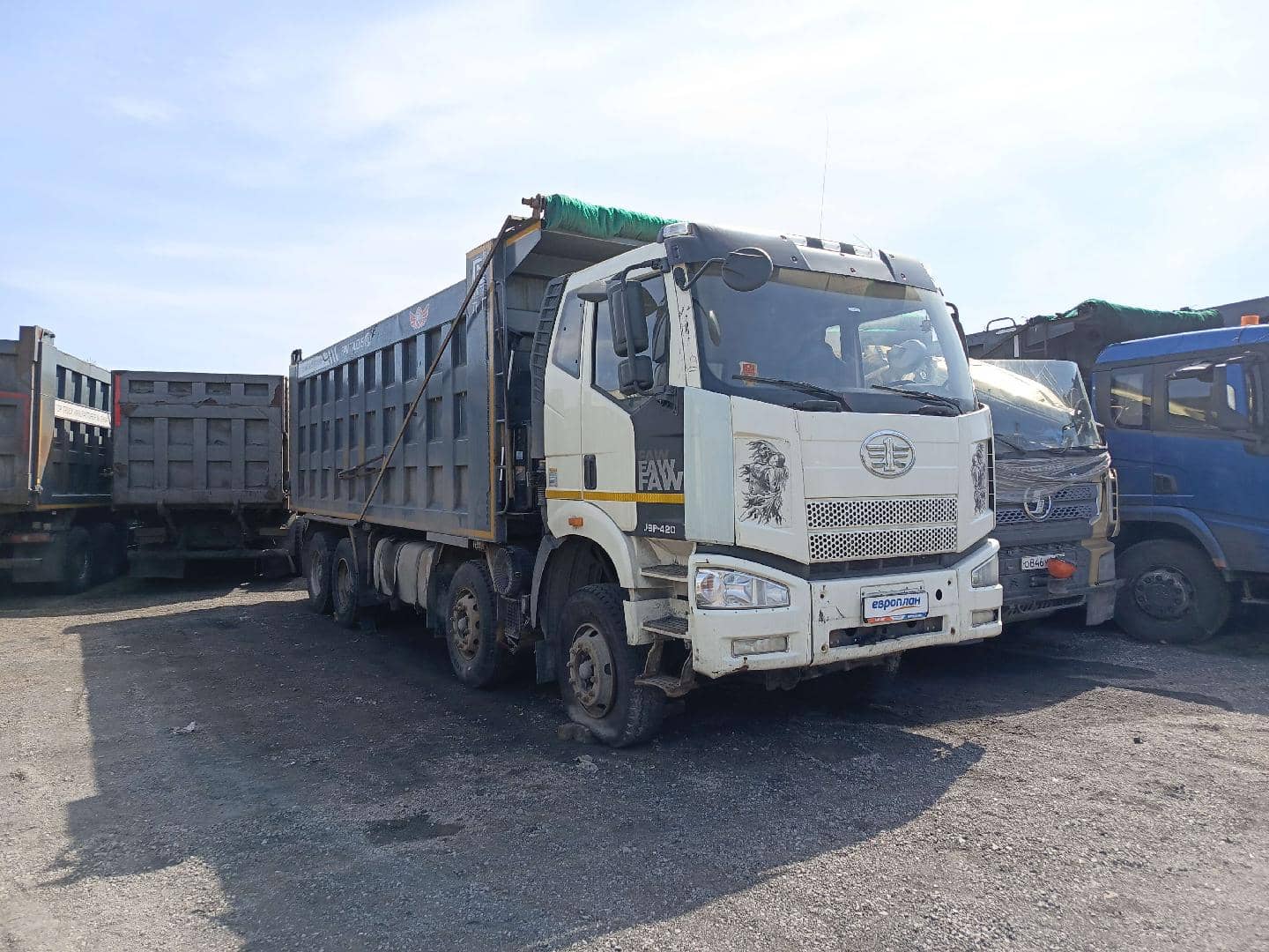 FAW CA3310P66K24T4E4 8x4 (E4),  247 451 км, 2022 года в лизинг