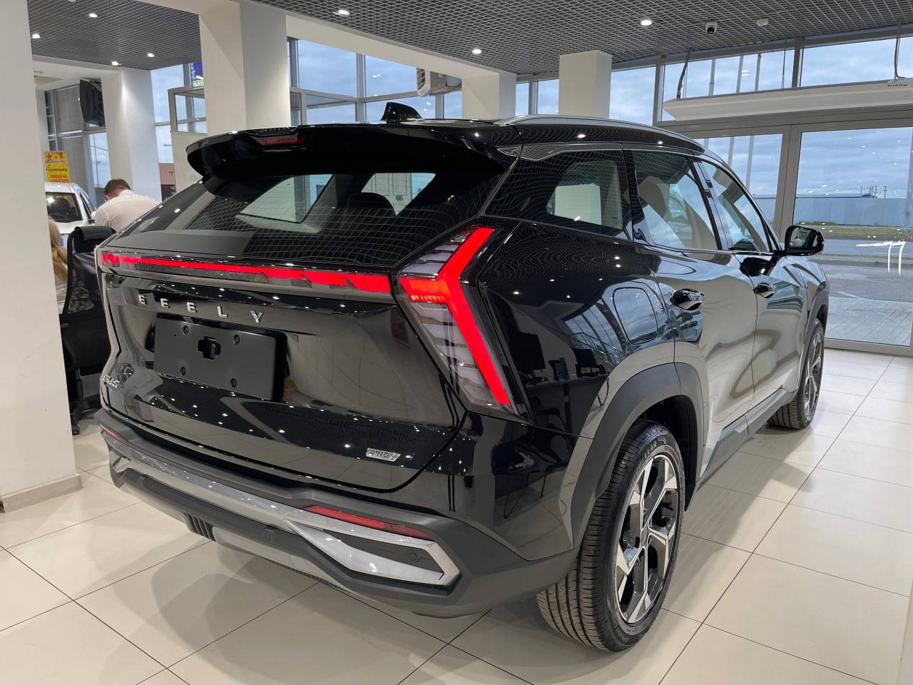 Geely Atlas Флагман 2.0Т АТ полный привод