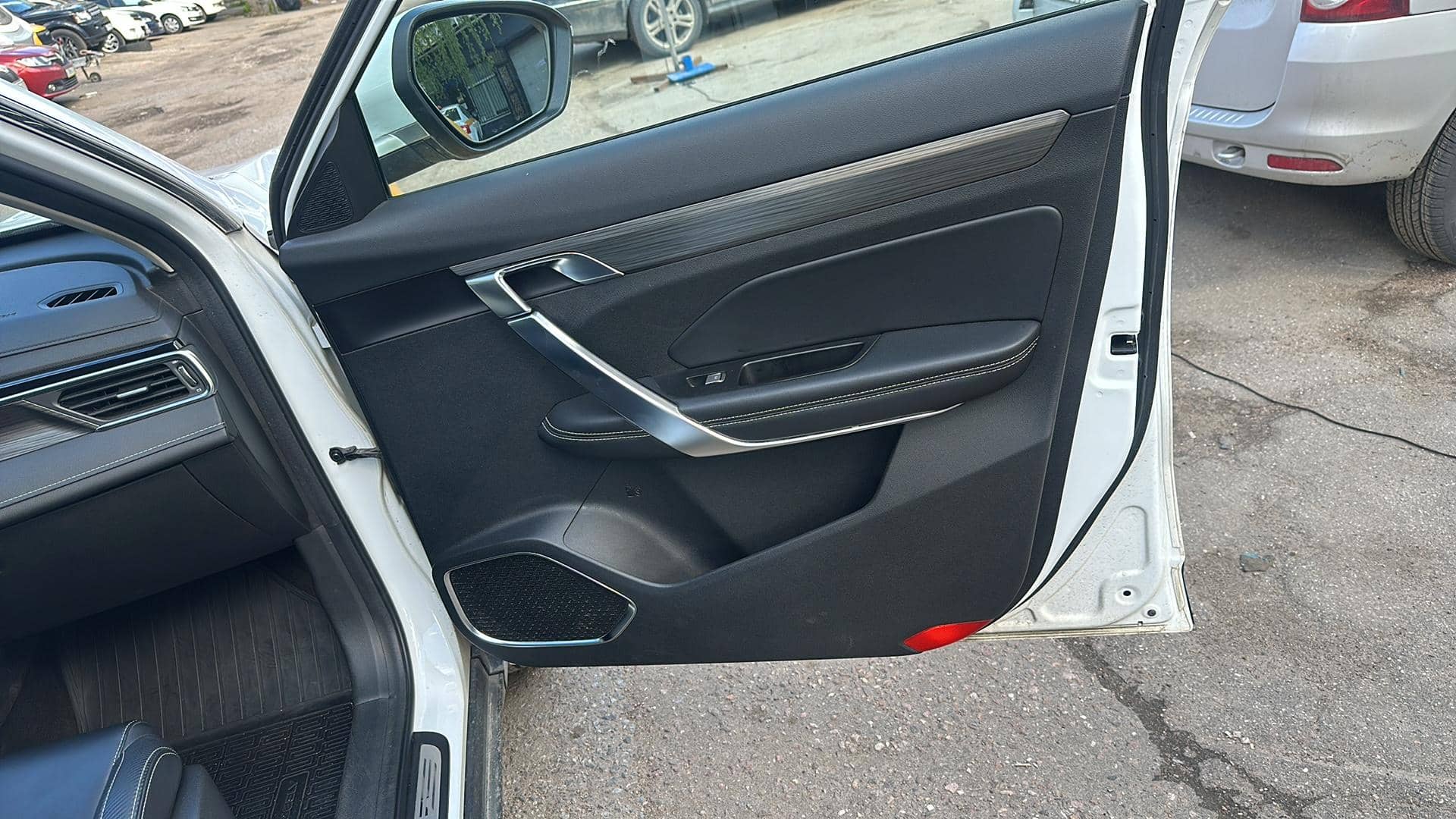 Geely Atlas Pro,  158 553 км, 2023 года в лизинг