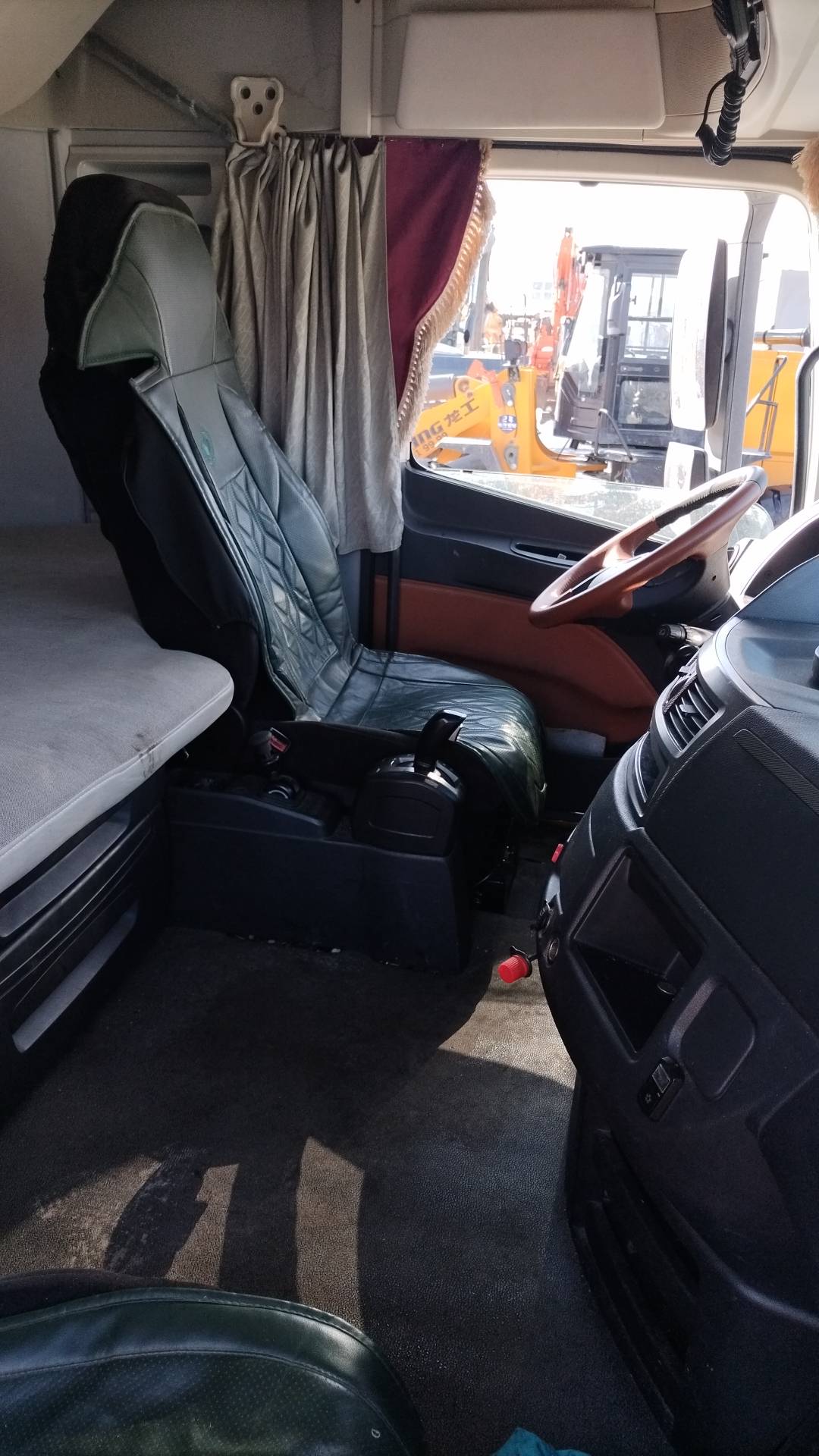 Foton AUMAN EST A 1844 AMT (4189SLFKA),  180 706 км, 2023 года