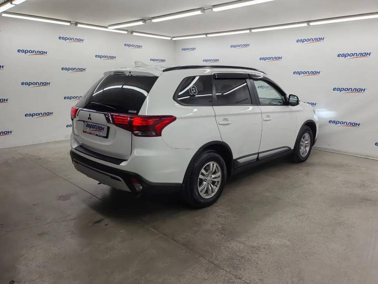 Mitsubishi Outlander,  168 231 км, 2021 года в лизинг
