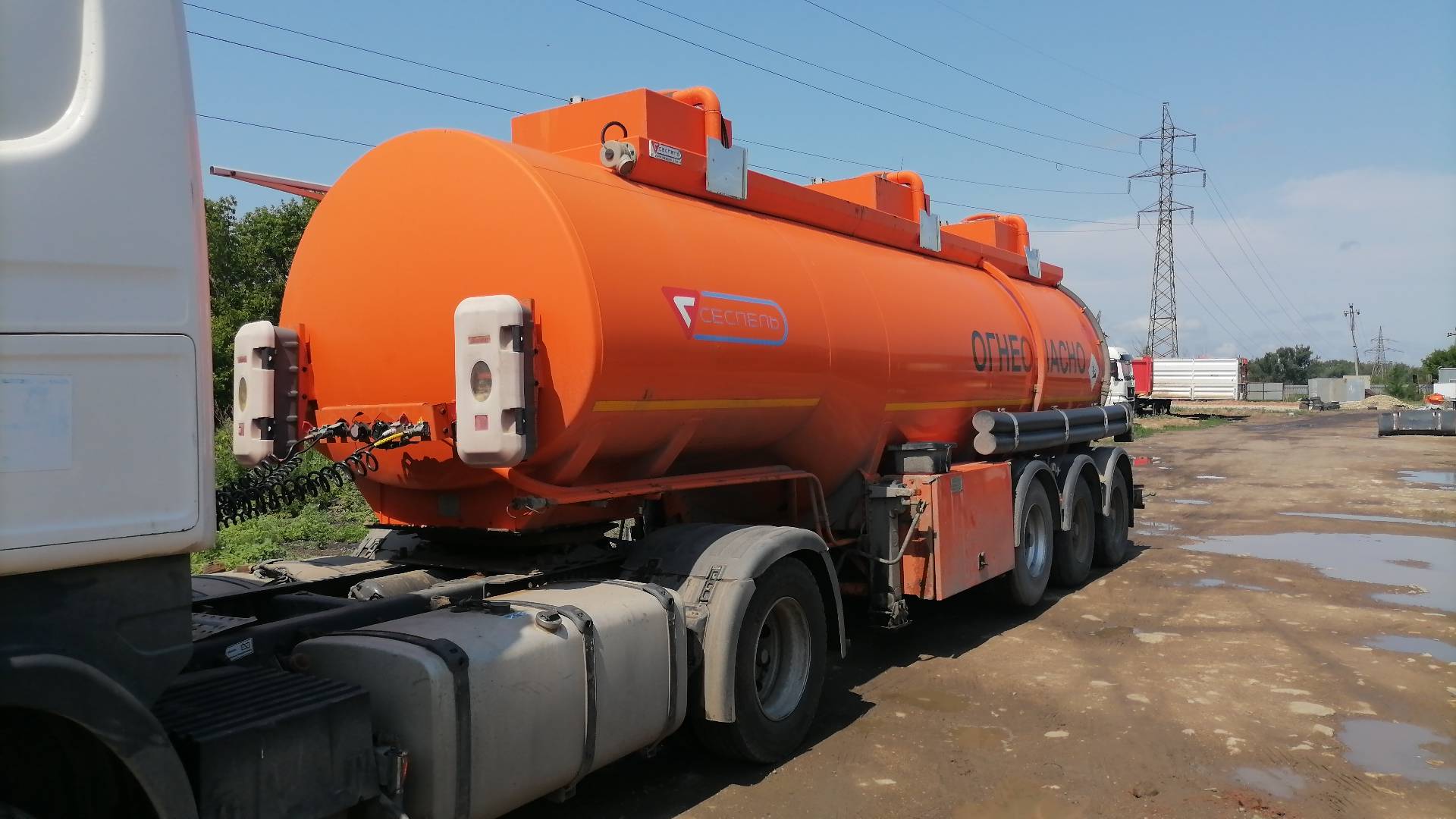 Сеспель Бензовоз SF3328 (964845), 2017 года в лизинг