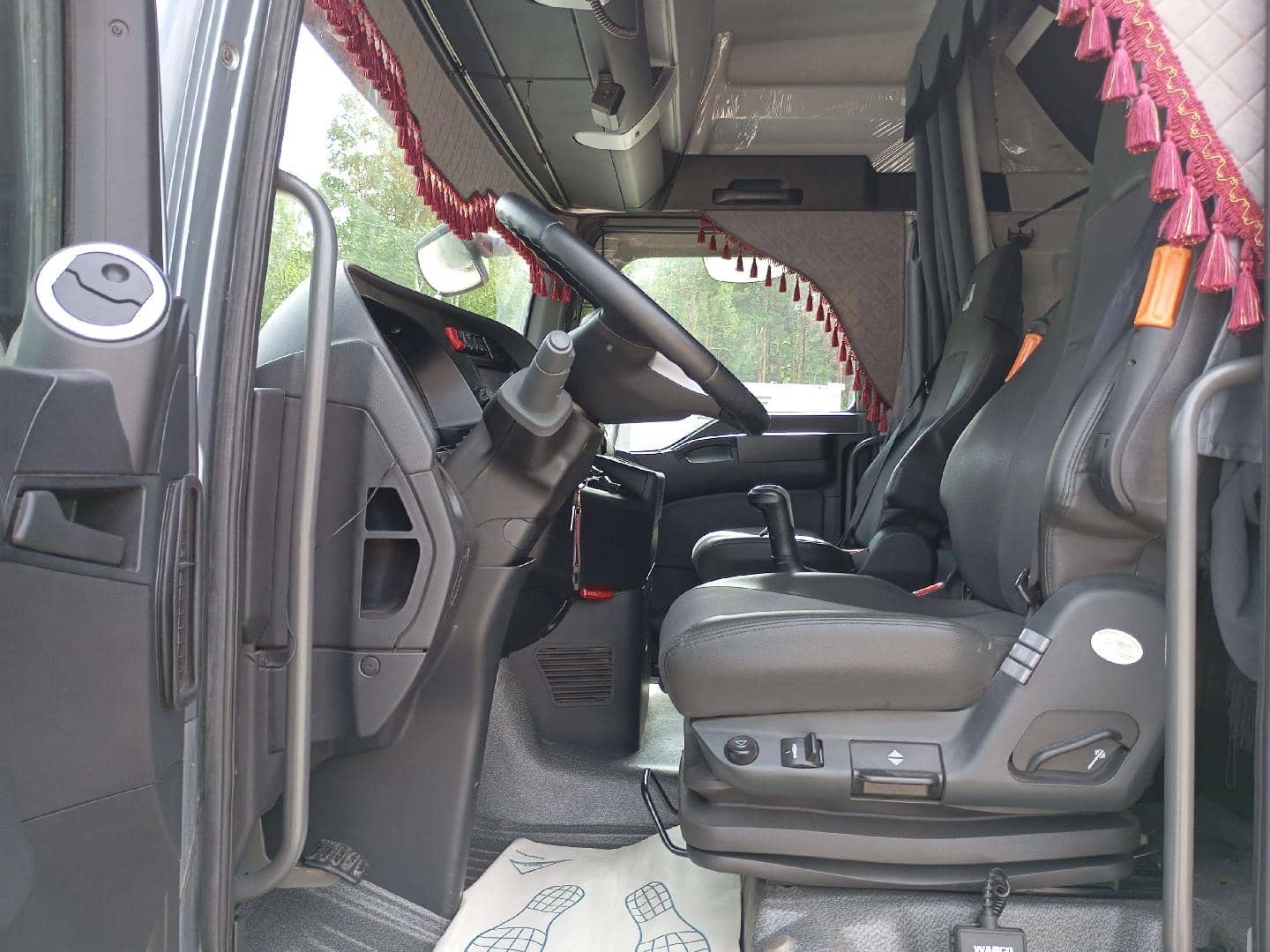 Sitrak С7Н 6×4 ZZ4256V364HE,  182 834 км, 2023 года в лизинг
