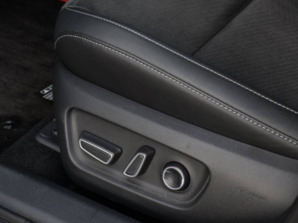 Toyota Camry 2.0S Sports Edition