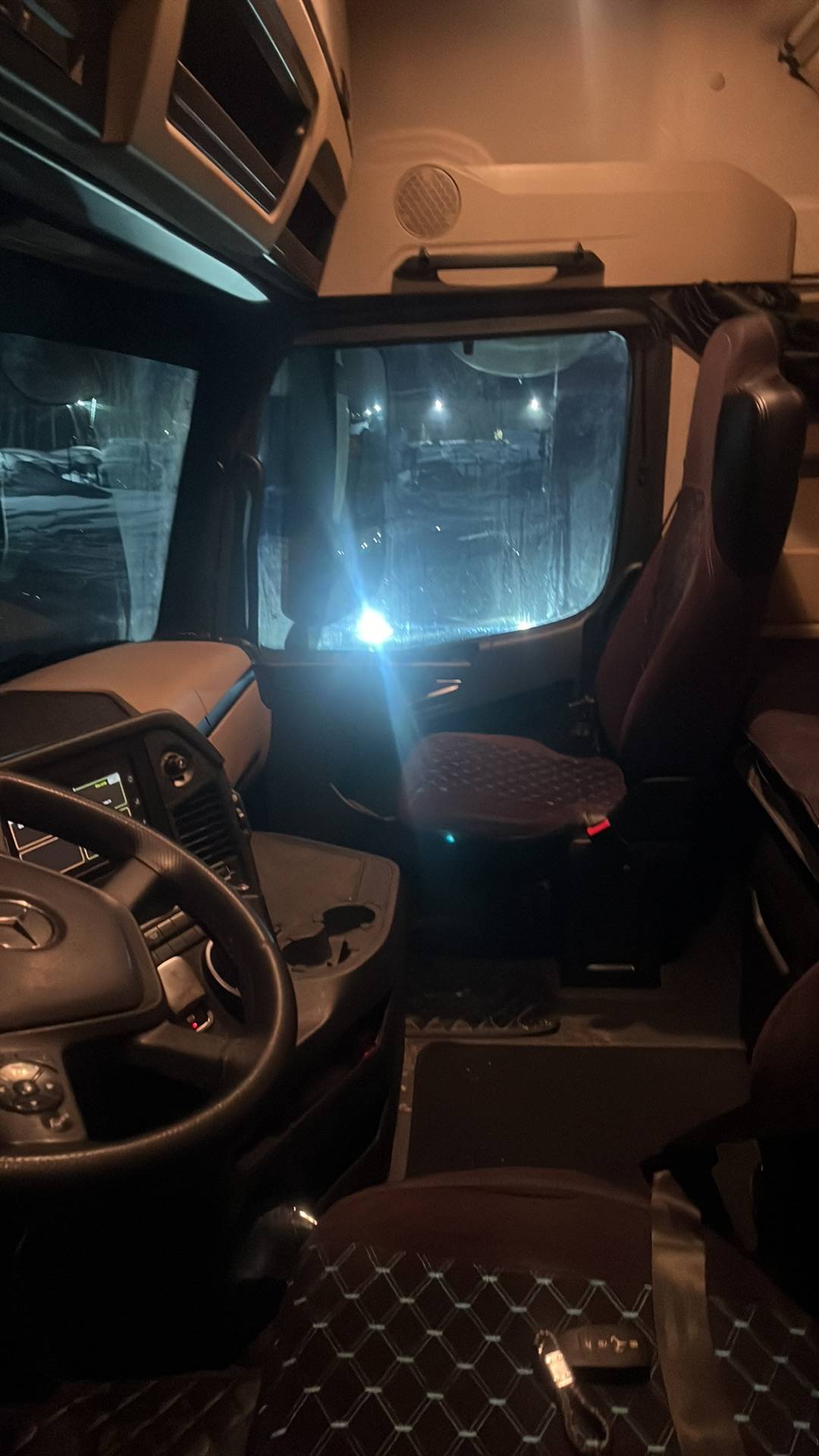 Mercedes-Benz Actros 5 1851 LS 4x2 (BigSpace),  385 314 км, 2023 года в лизинг