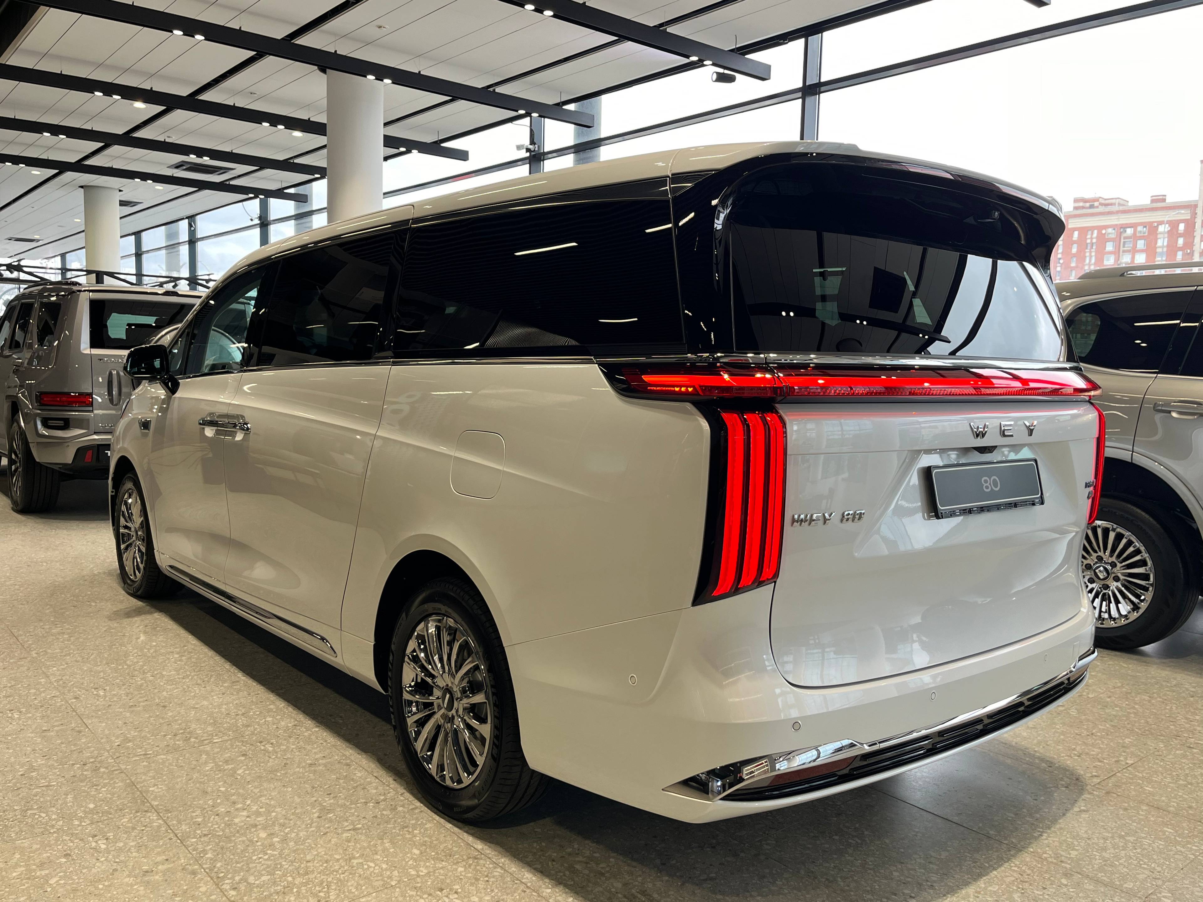 Wey 80 PHEV 1.5 T DHT 4WD Business Lounge