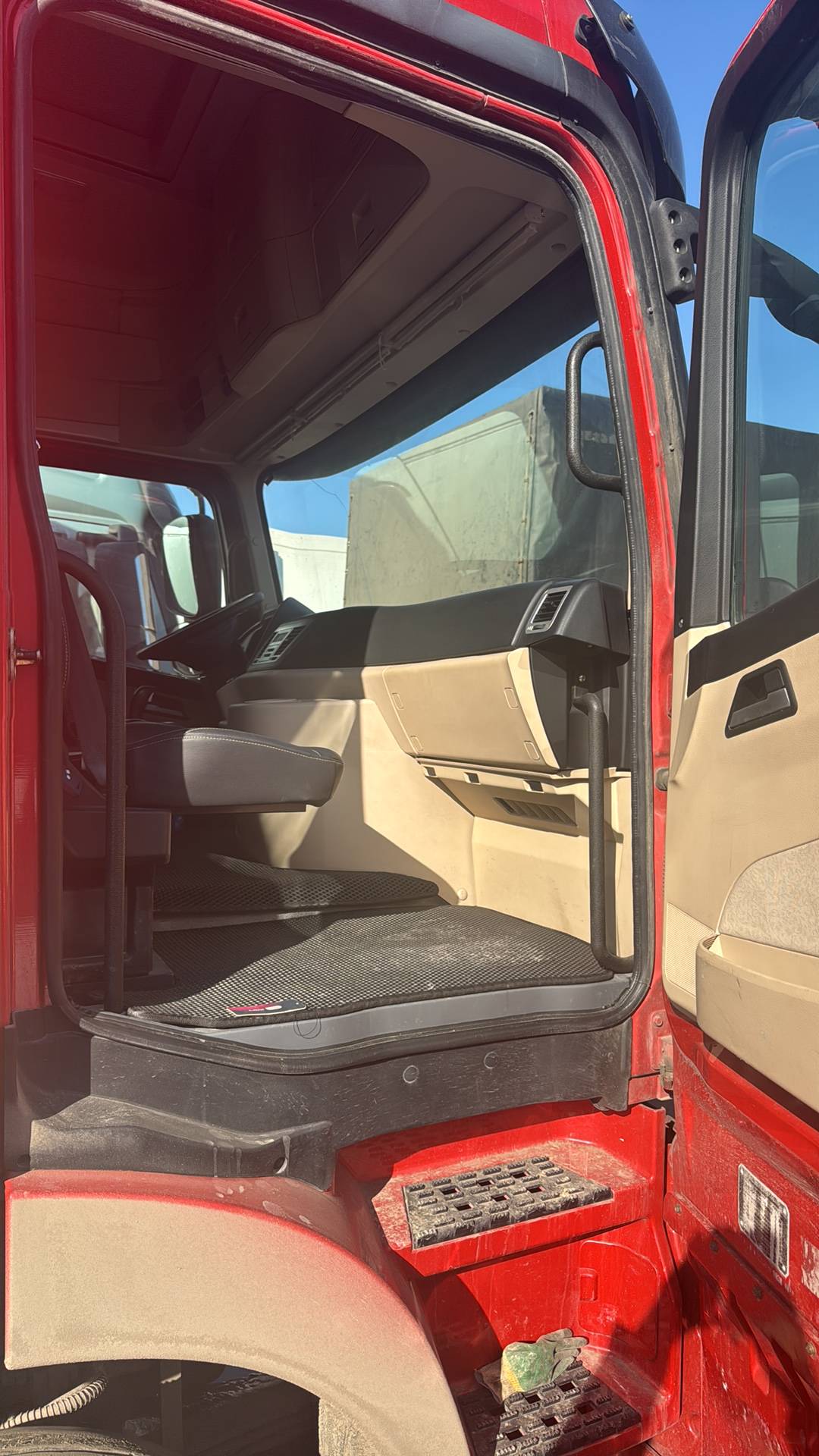 BEIBEN 2648S 6х4,  264 487 км, 2023 года в лизинг