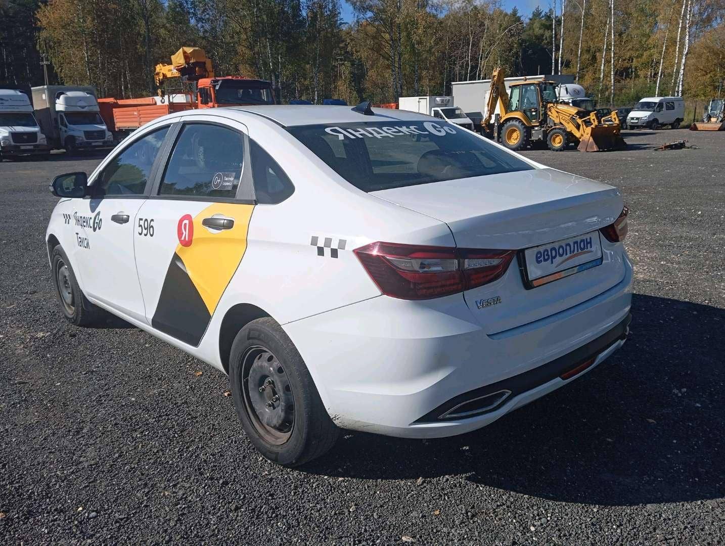 Lada Vesta седан,  141 893 км, 2023 года в лизинг