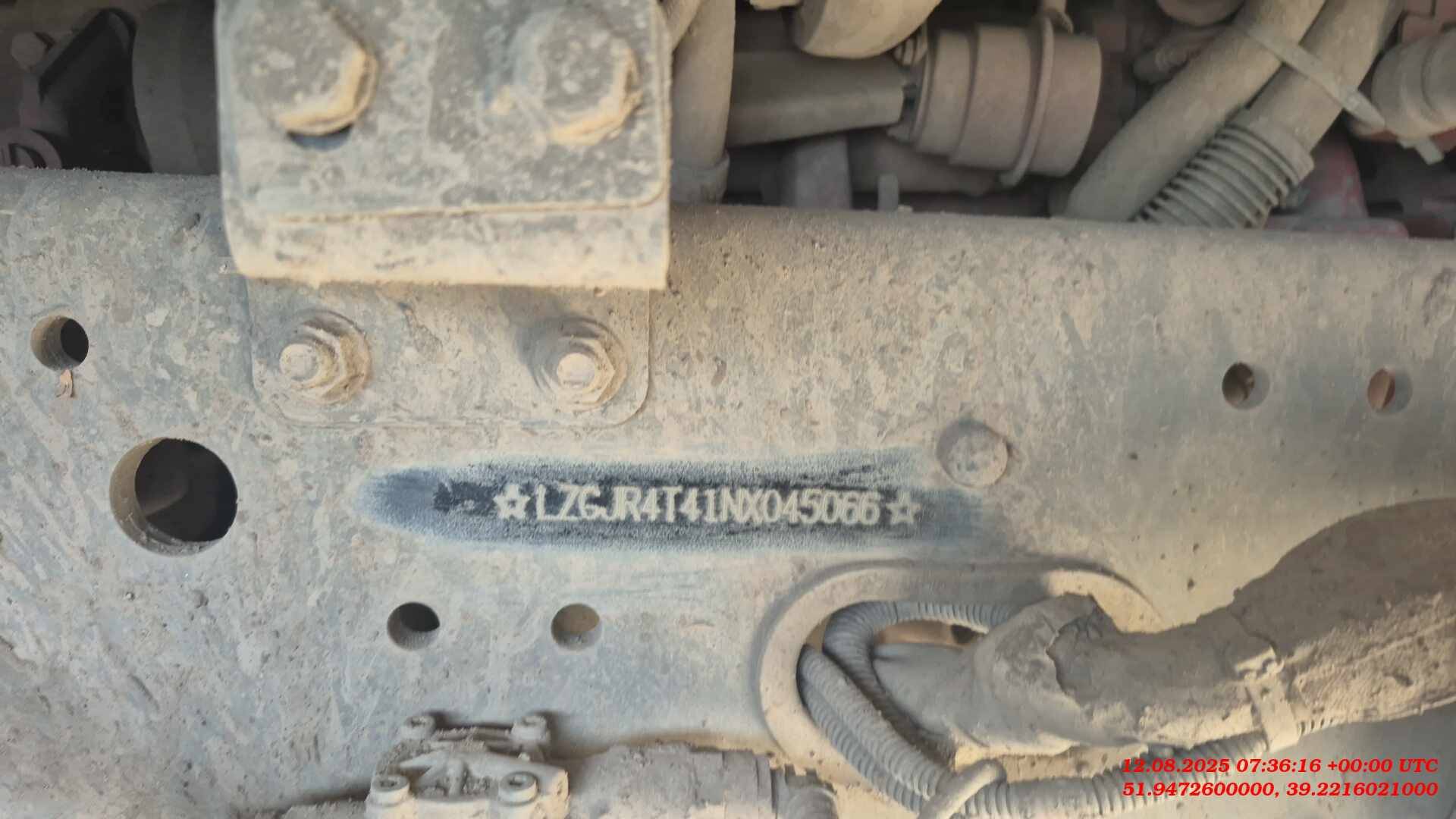 Shacman SX32586T384C,  94 358 км, 2022 года в лизинг
