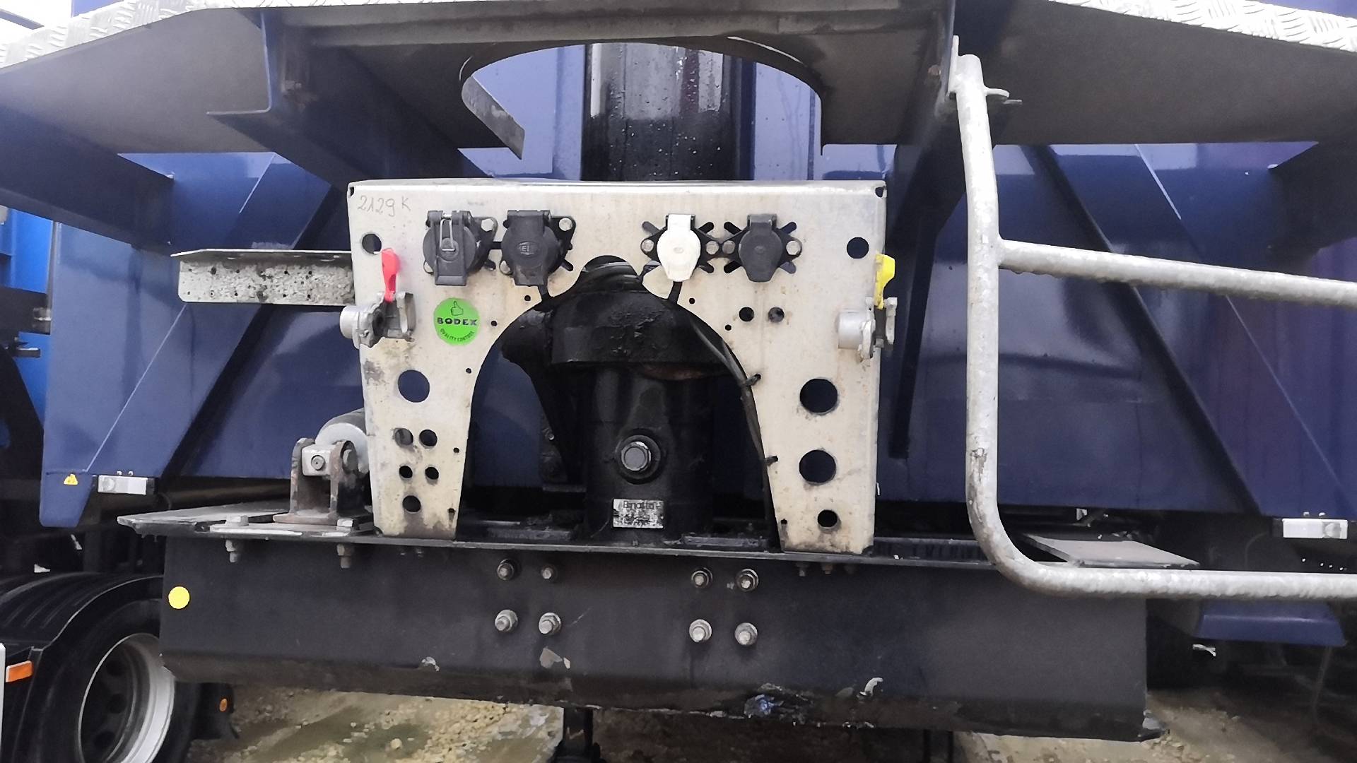 BODEX Самосвальный KIS 3WS1 33-35 м³, 2022 года в лизинг