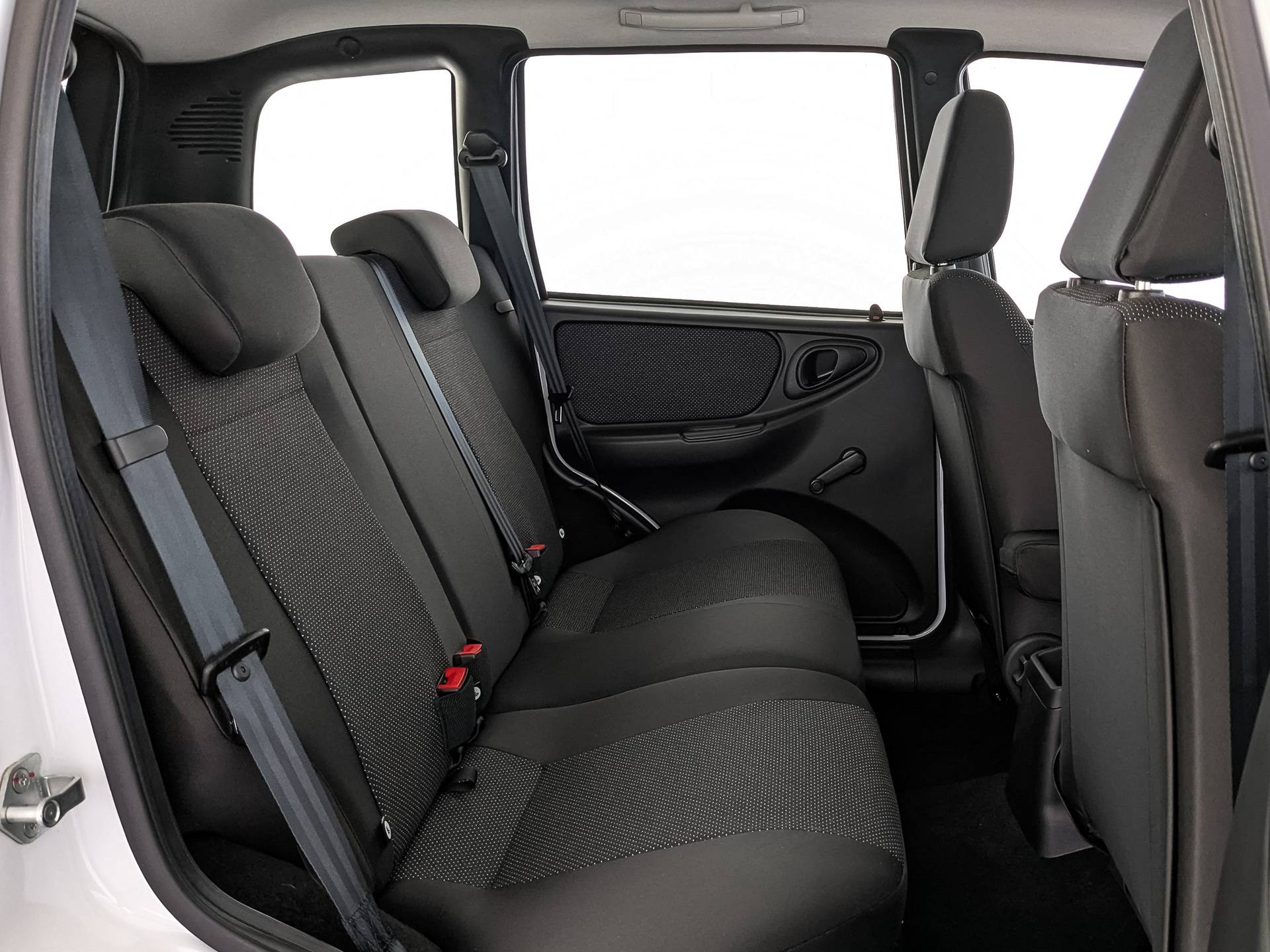 Lada Niva Travel Comfort 24 MMS 1.7 80hp 5MT