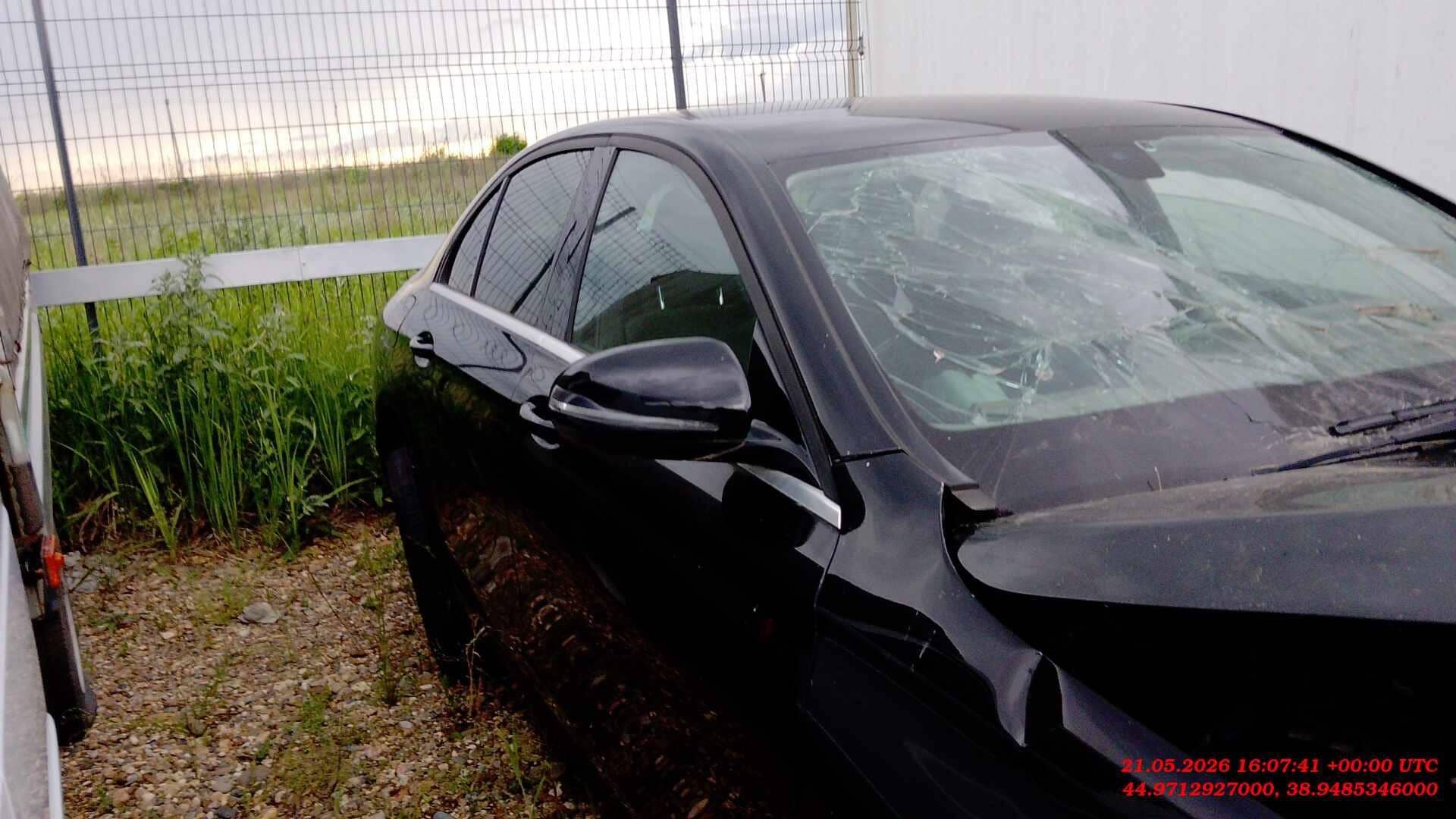 Mercedes-Benz E седан,  100 000 км, 2018 года