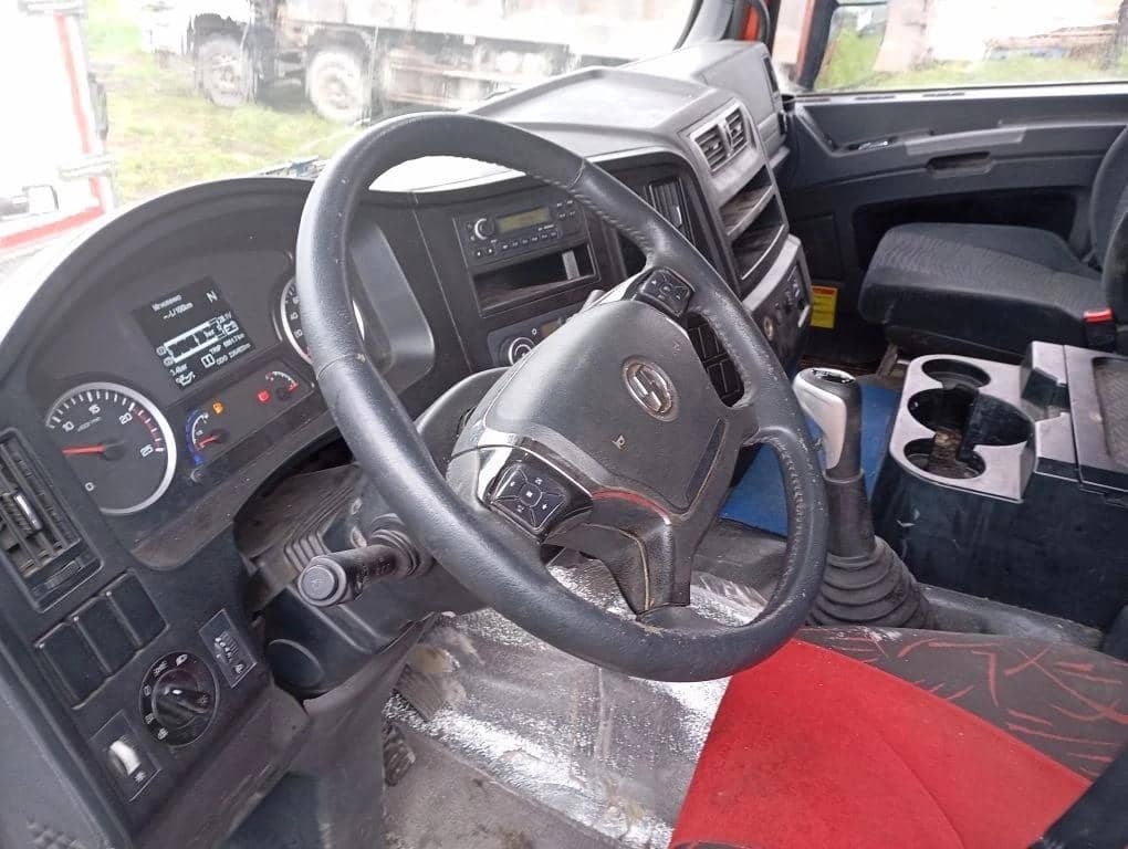 Shacman SX33186T366,  235 402 км, 2021 года в лизинг