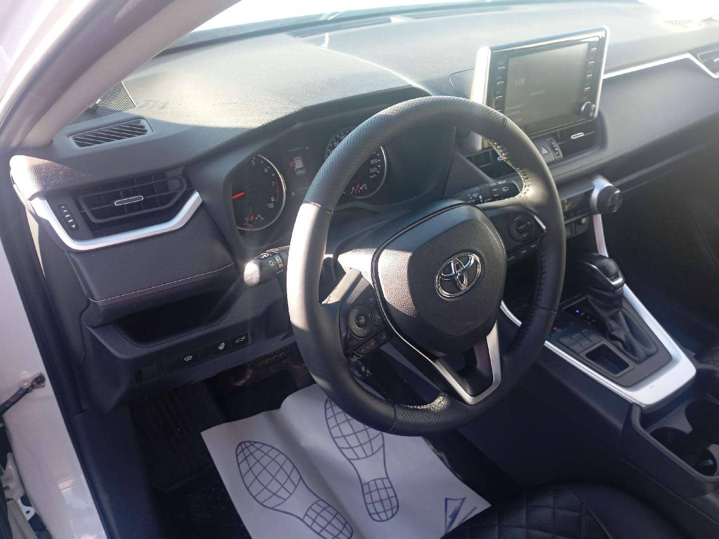 Toyota RAV4,  180 897 км, 2019 года в лизинг