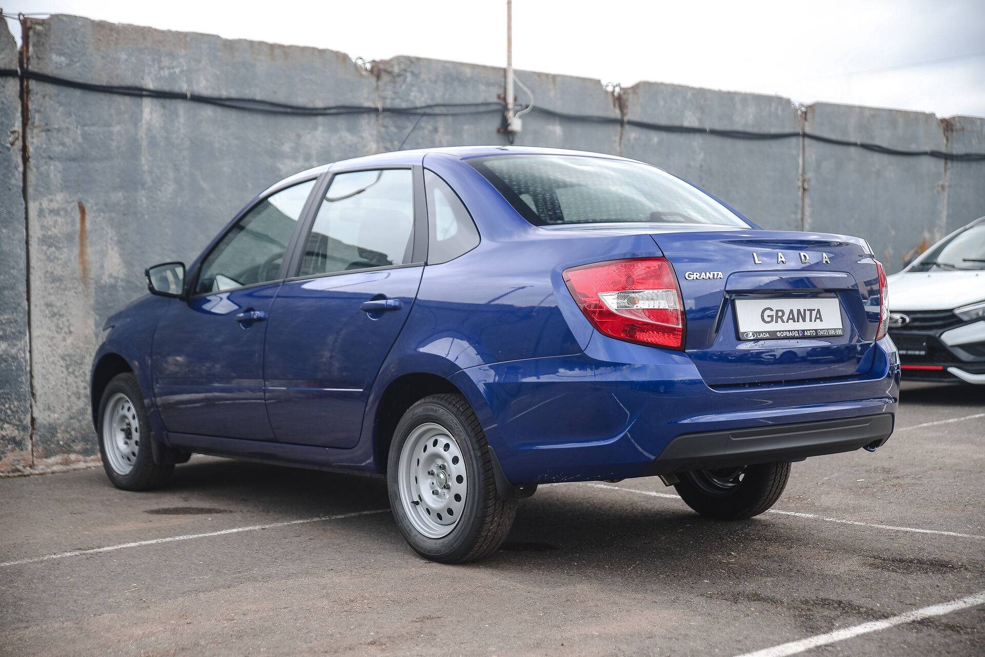 Lada Granta седан Classic 24 Кондиционер 1.6 90hp 5MT