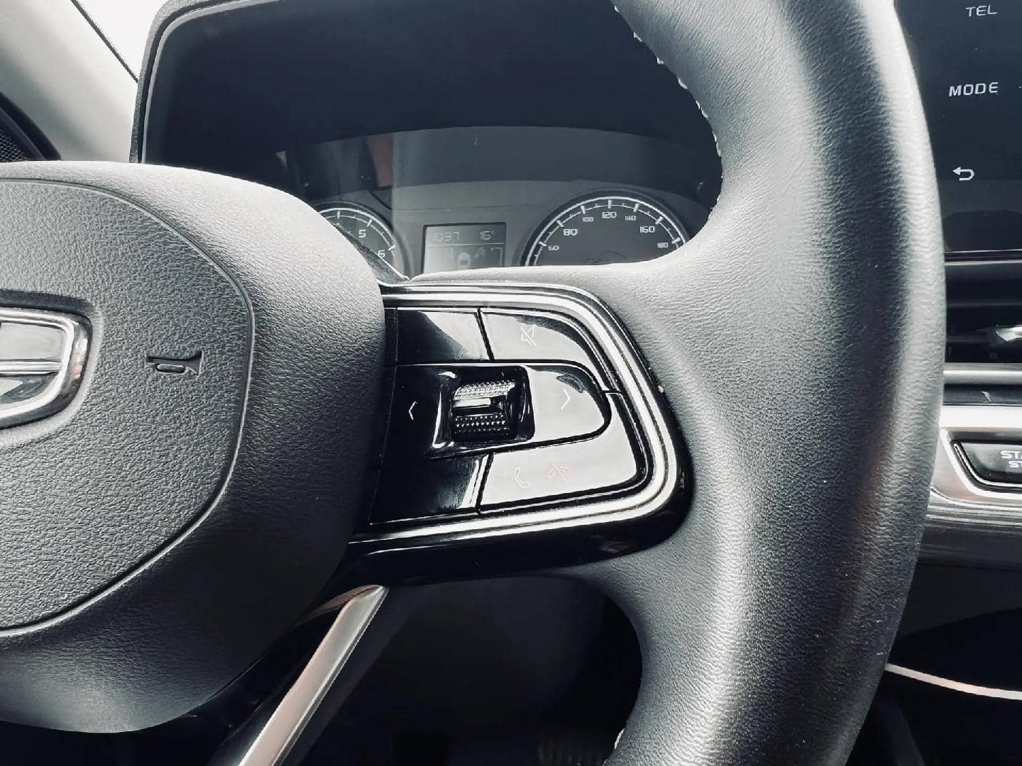 Geely Emgrand,  98 332 км, 2024 года в лизинг