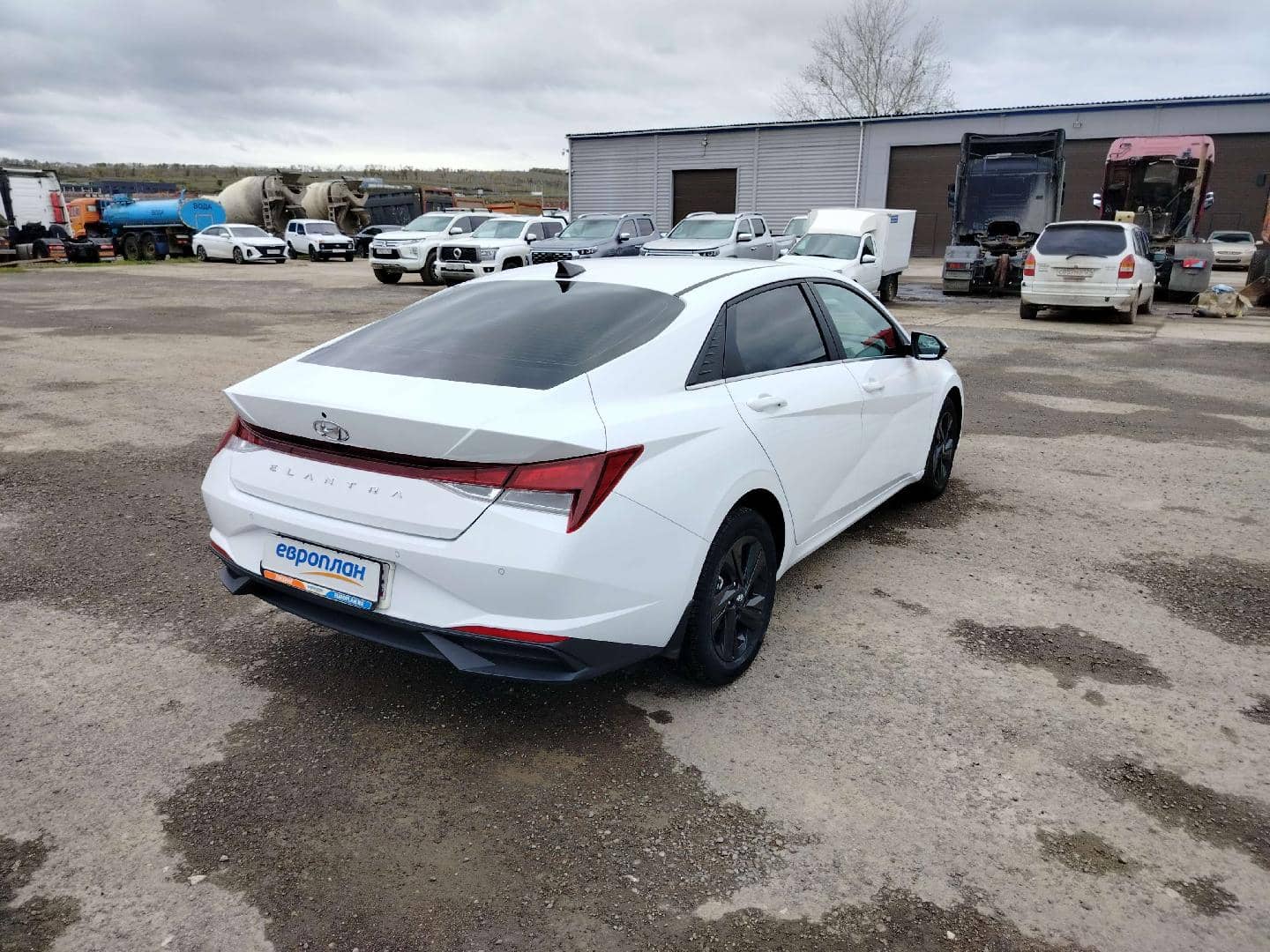 Hyundai Elantra,  27 329 км, 2022 года в лизинг