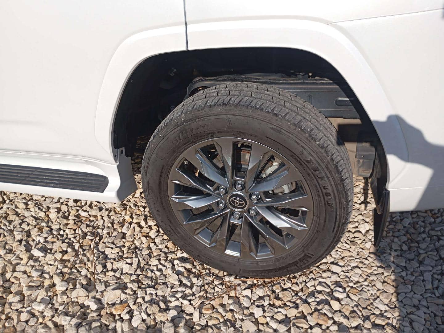 Toyota Land Cruiser 300,  31 213 км, 2024 года в лизинг