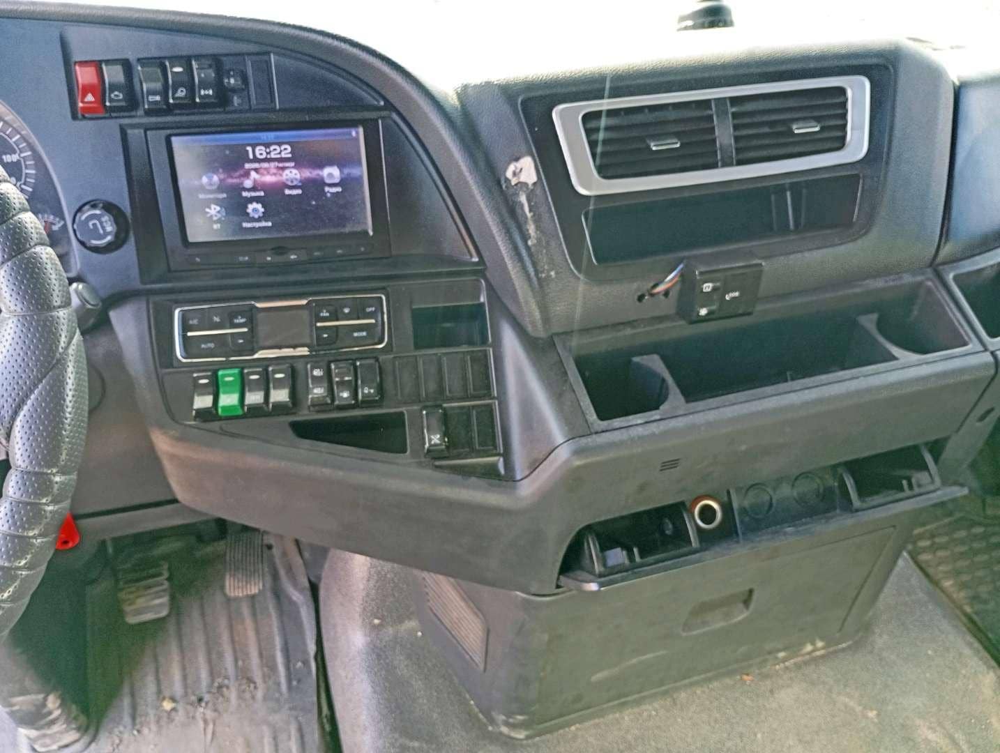 Sitrak C7H 4x2 ZZ4186V361HE,  744 271 км, 2022 года в лизинг
