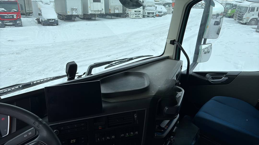 Volvo FH 460 4x2 (FH Globetrotter),  532 102 км, 2021 года в лизинг