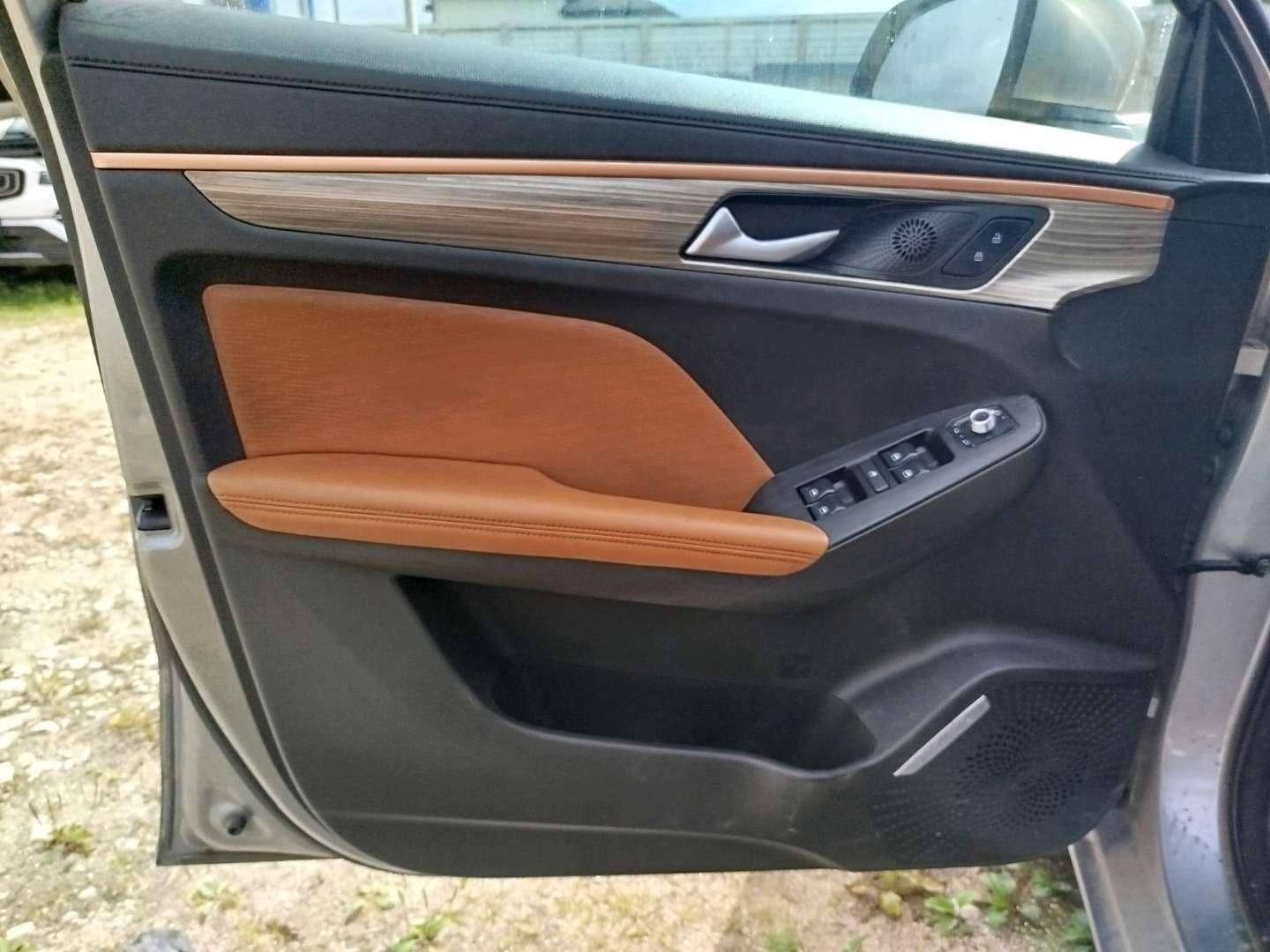 Haval Jolion,  214 909 км, 2023 года в лизинг