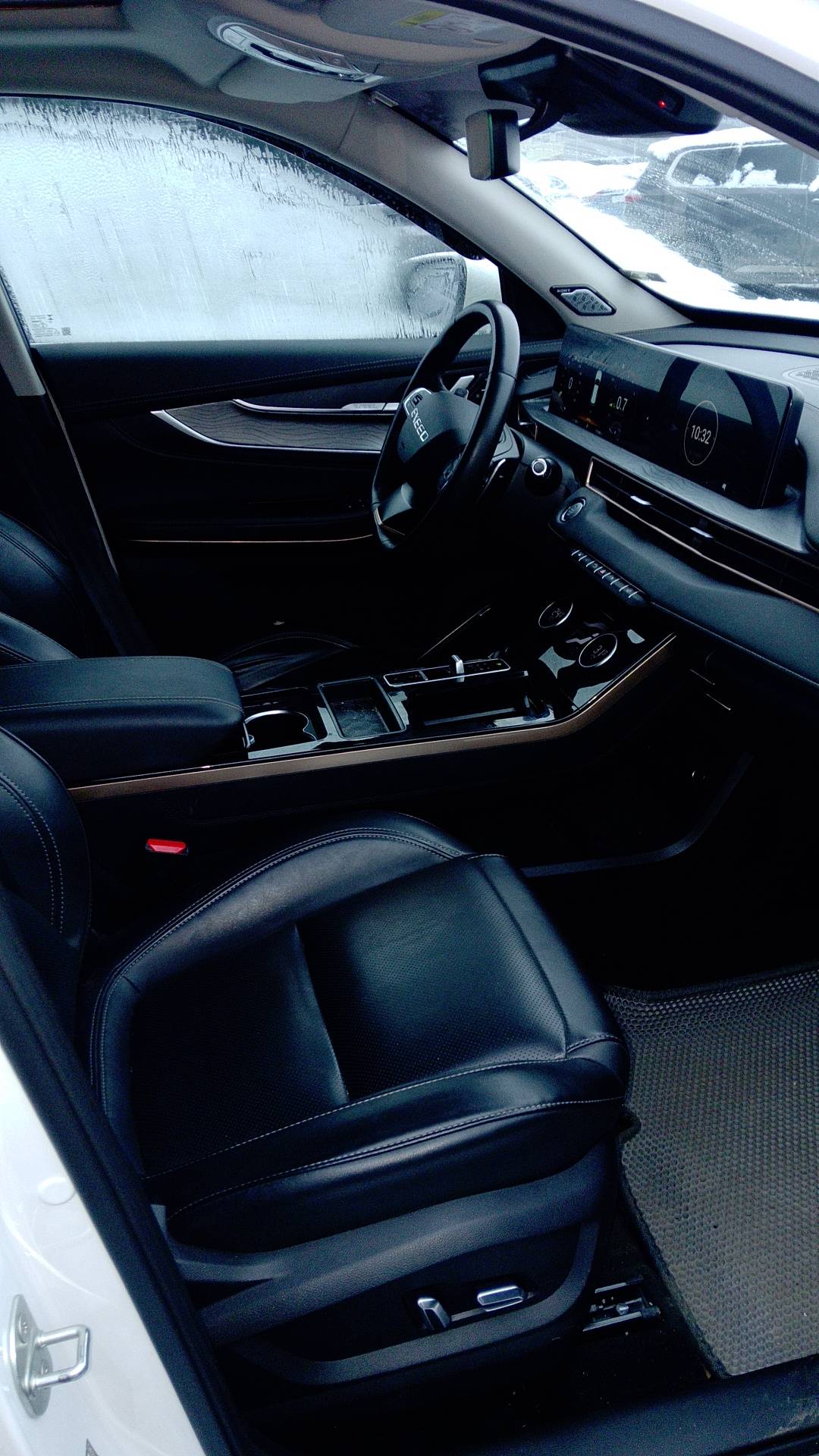 EXEED LX,  151 000 км, 2023 года в лизинг