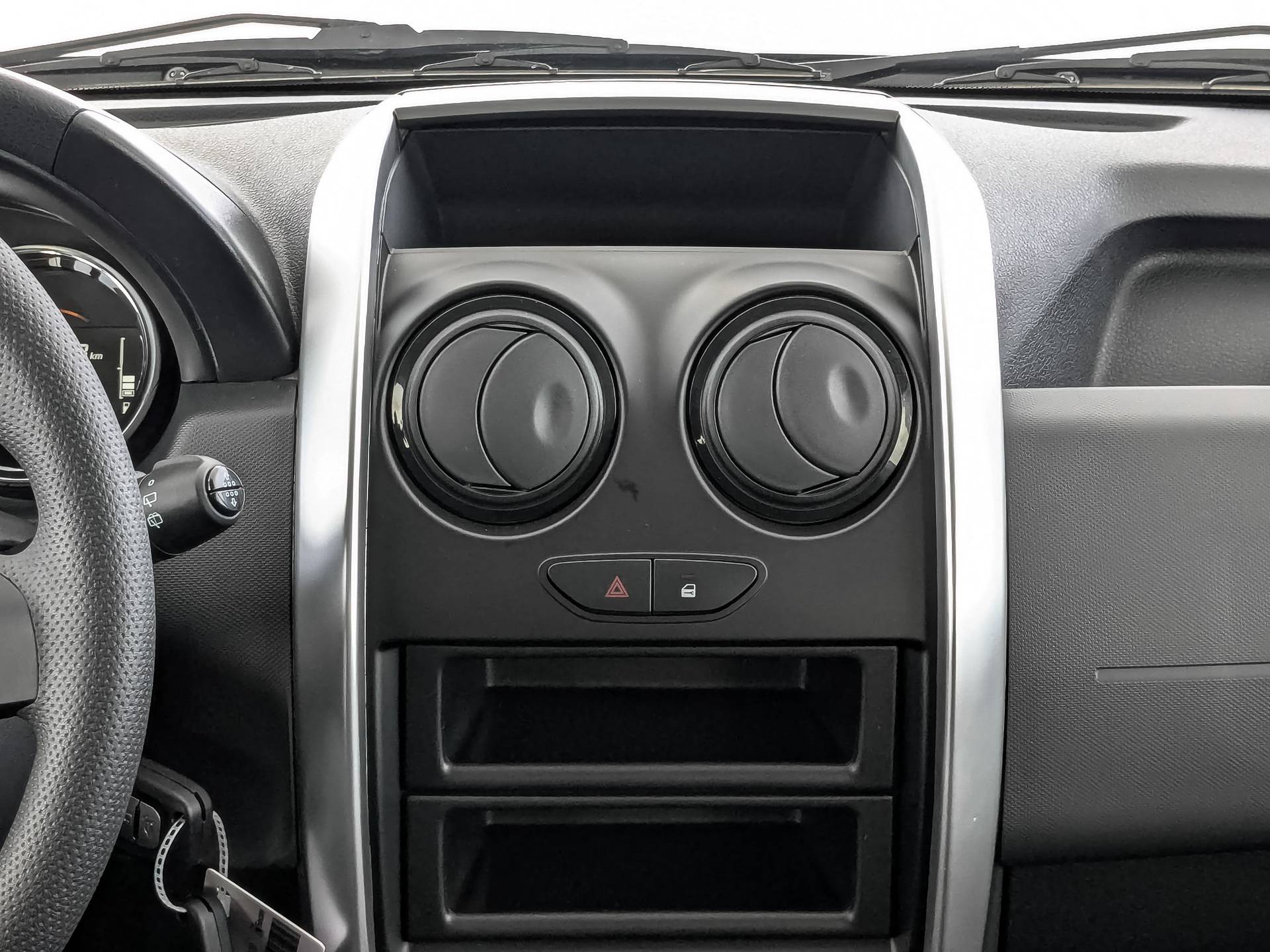 Lada Largus универсал Comfort 7 мест 1.6 90hp 5MT