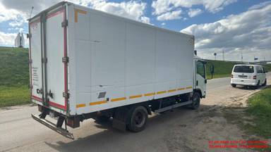ISUZU NPR75LK