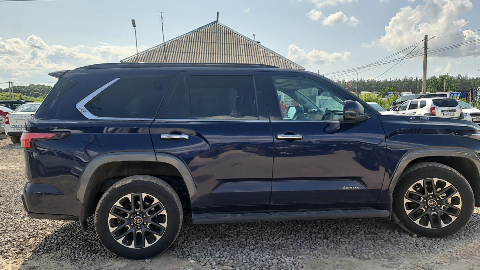 Toyota Sequoia,  274 405 км, 2022 года в лизинг