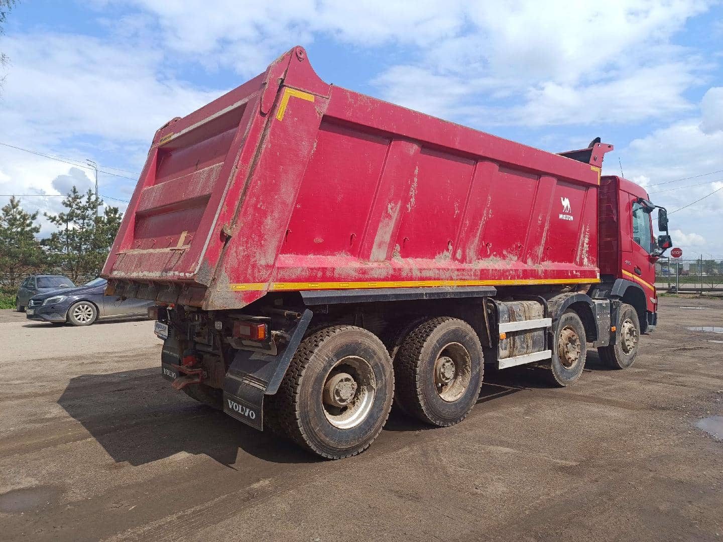 Volvo FM 420 8x4 (FMX),  395 404 км, 2022 года в лизинг
