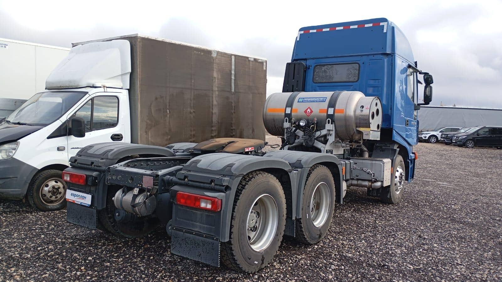 HONGYAN CQ4187HD12381T LNG,  6 000 км, 2023 года в лизинг
