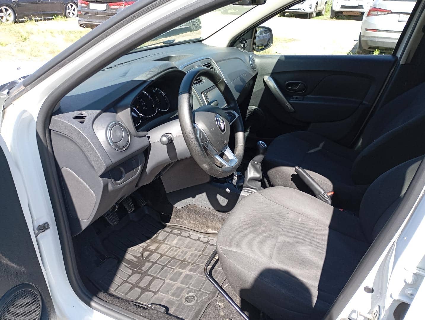 Renault Logan II,  161 641 км, 2019 года в лизинг