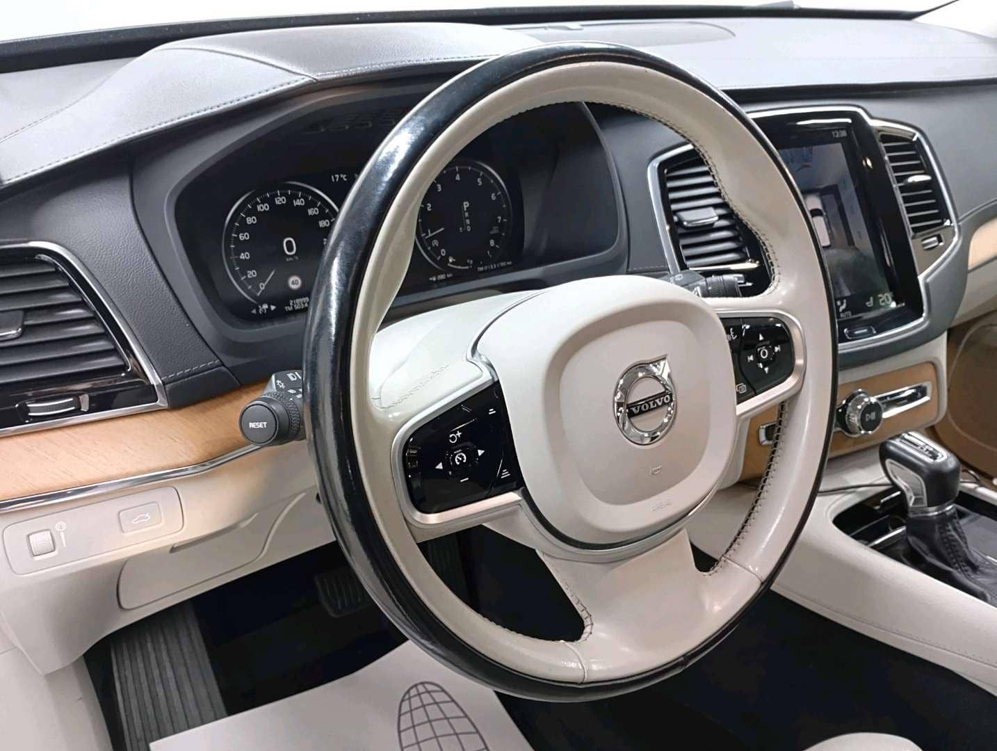 Volvo XC90,  218 999 км, 2021 года в лизинг