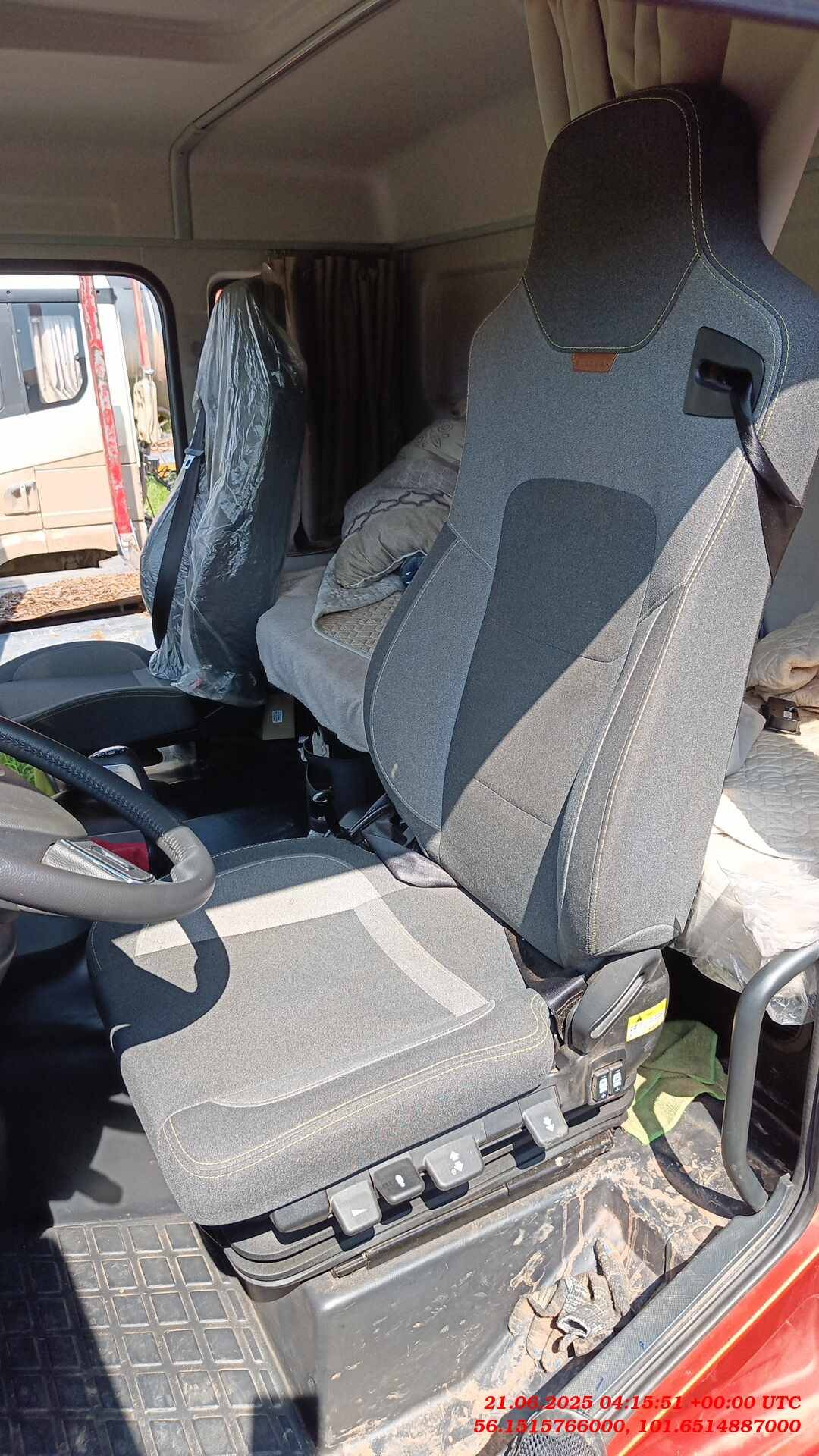 Shacman SX42586V385,  44 793 км, 2023 года в лизинг