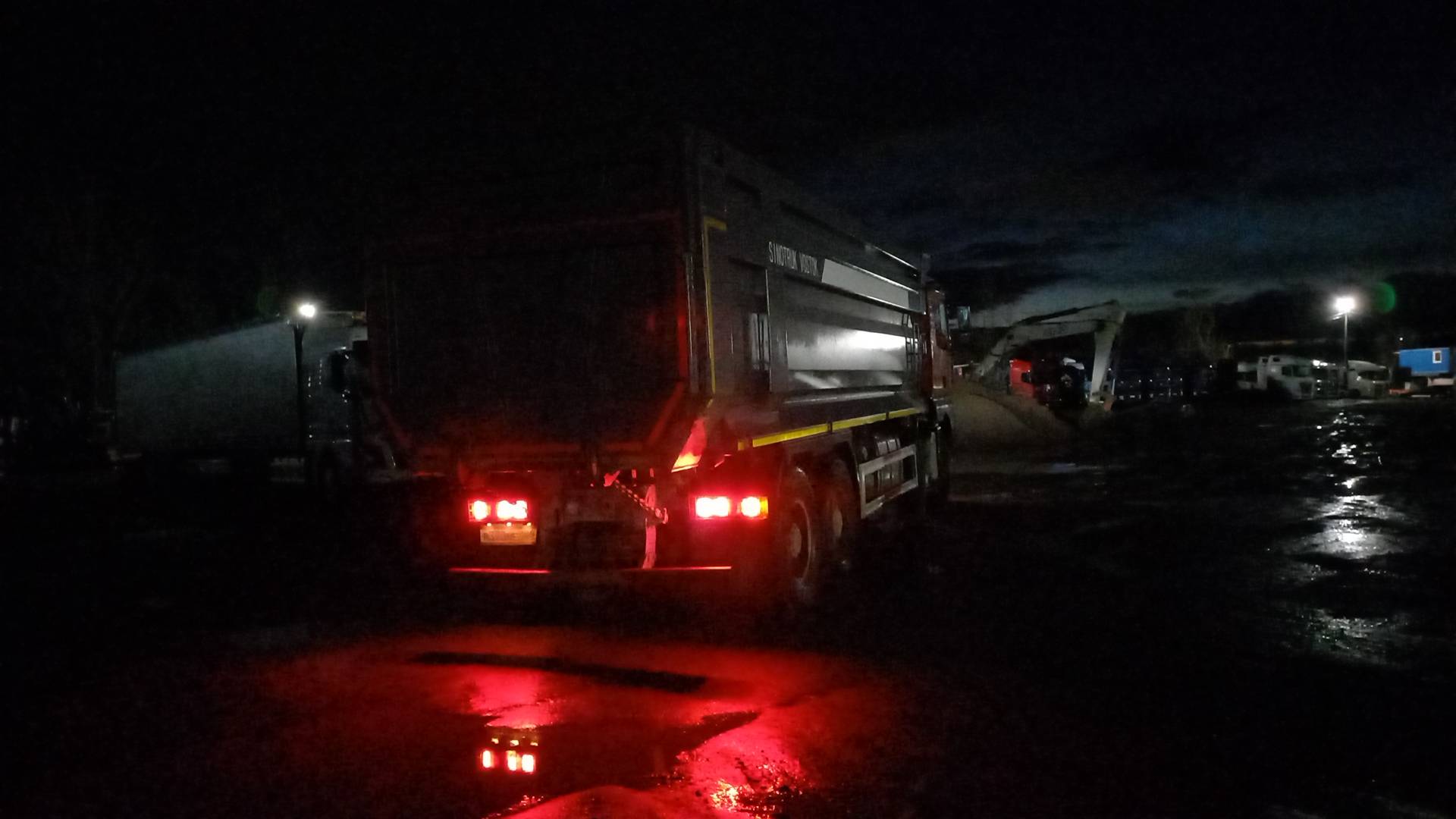 Sitrak ZZ3316V466ME,  70 000 км, 2024 года в лизинг