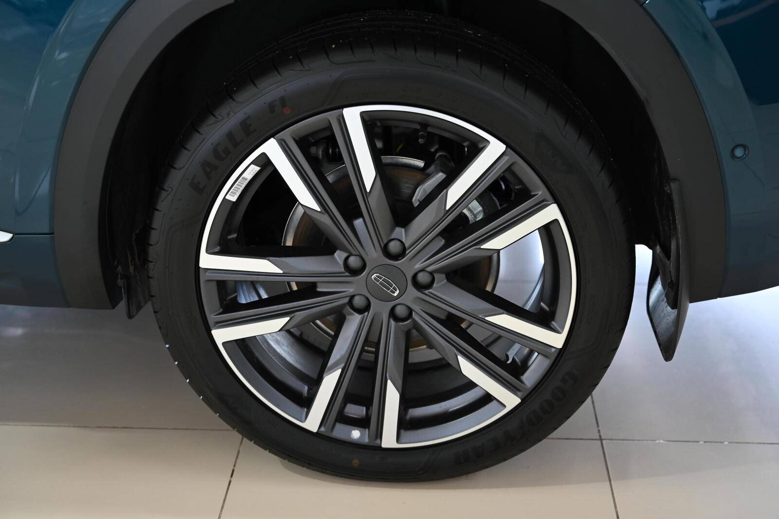 Geely Monjaro Exclusive 2.0T (238 hp) 8AT 4WD