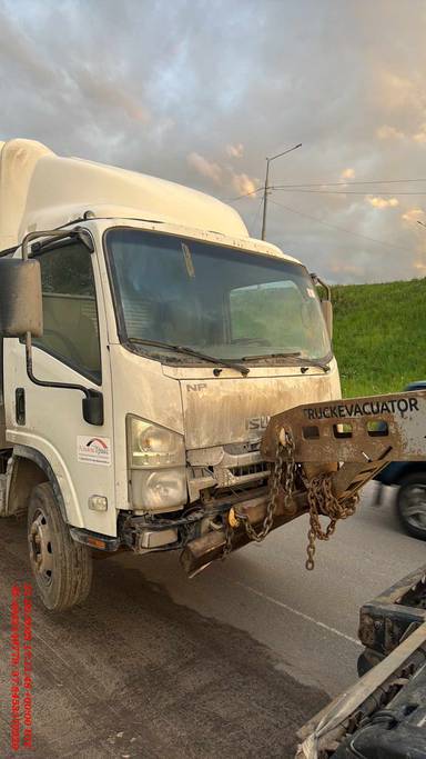 ISUZU NPR75LK