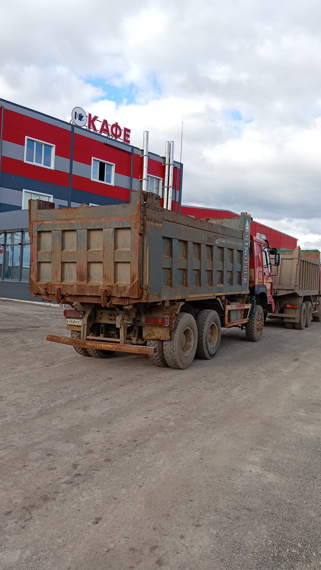 HOWO ZZ3327S3857E 6х6,  217 082 км, 2022 года в лизинг