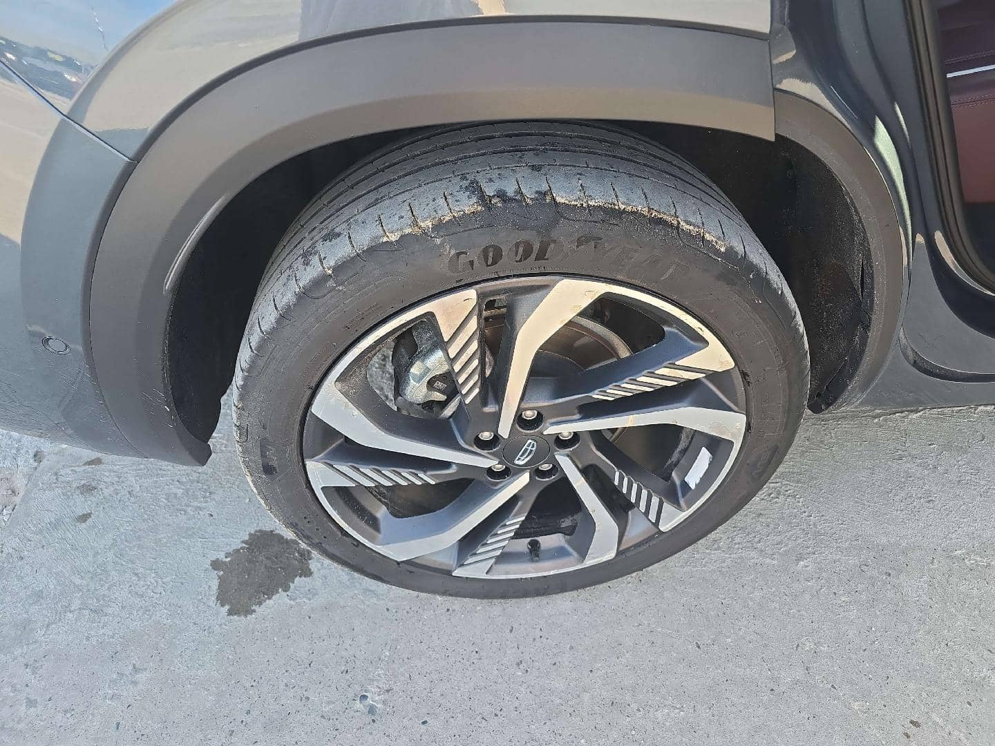 Geely Monjaro,  65 835 км, 2023 года в лизинг