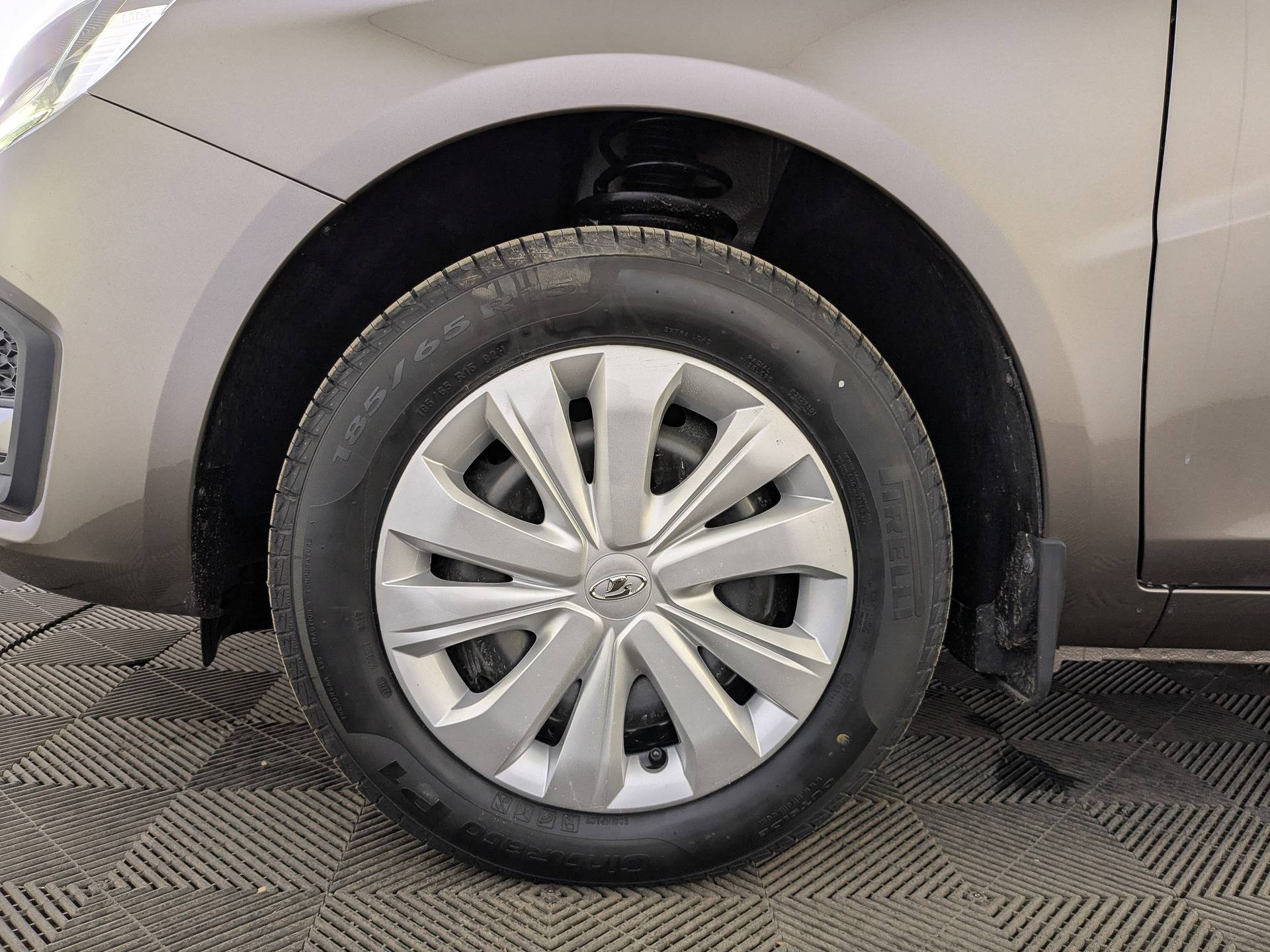 Lada Vesta седан Life 24 1.6 106hp 5MT