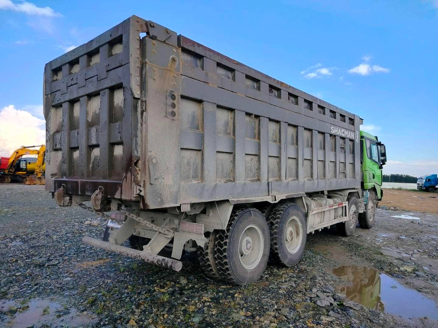 Shacman SX331863366 (скальный кузов),  251 645 км, 2023 года в лизинг