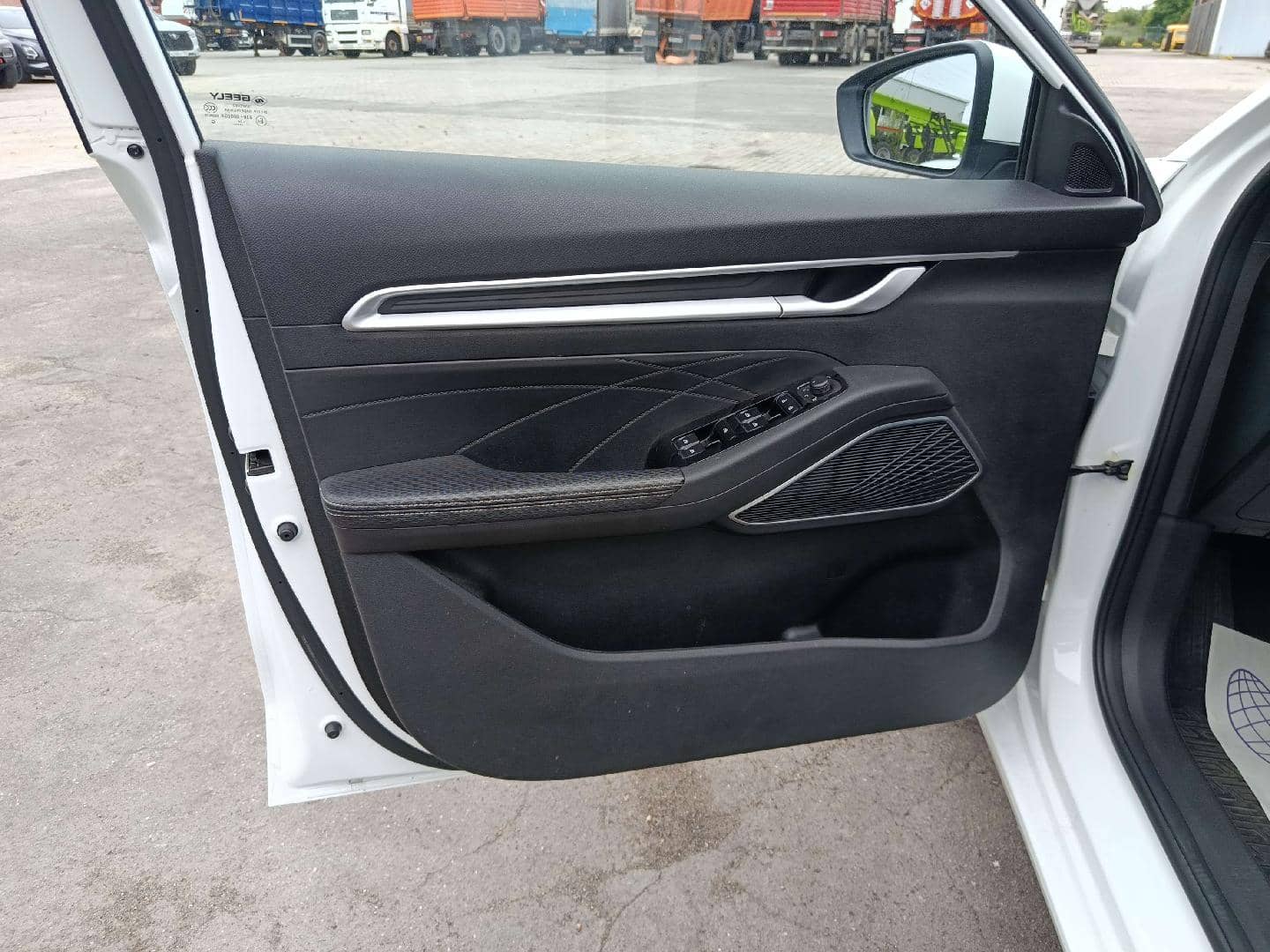 Geely Emgrand,  69 882 км, 2024 года в лизинг