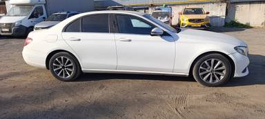Mercedes-Benz E седан